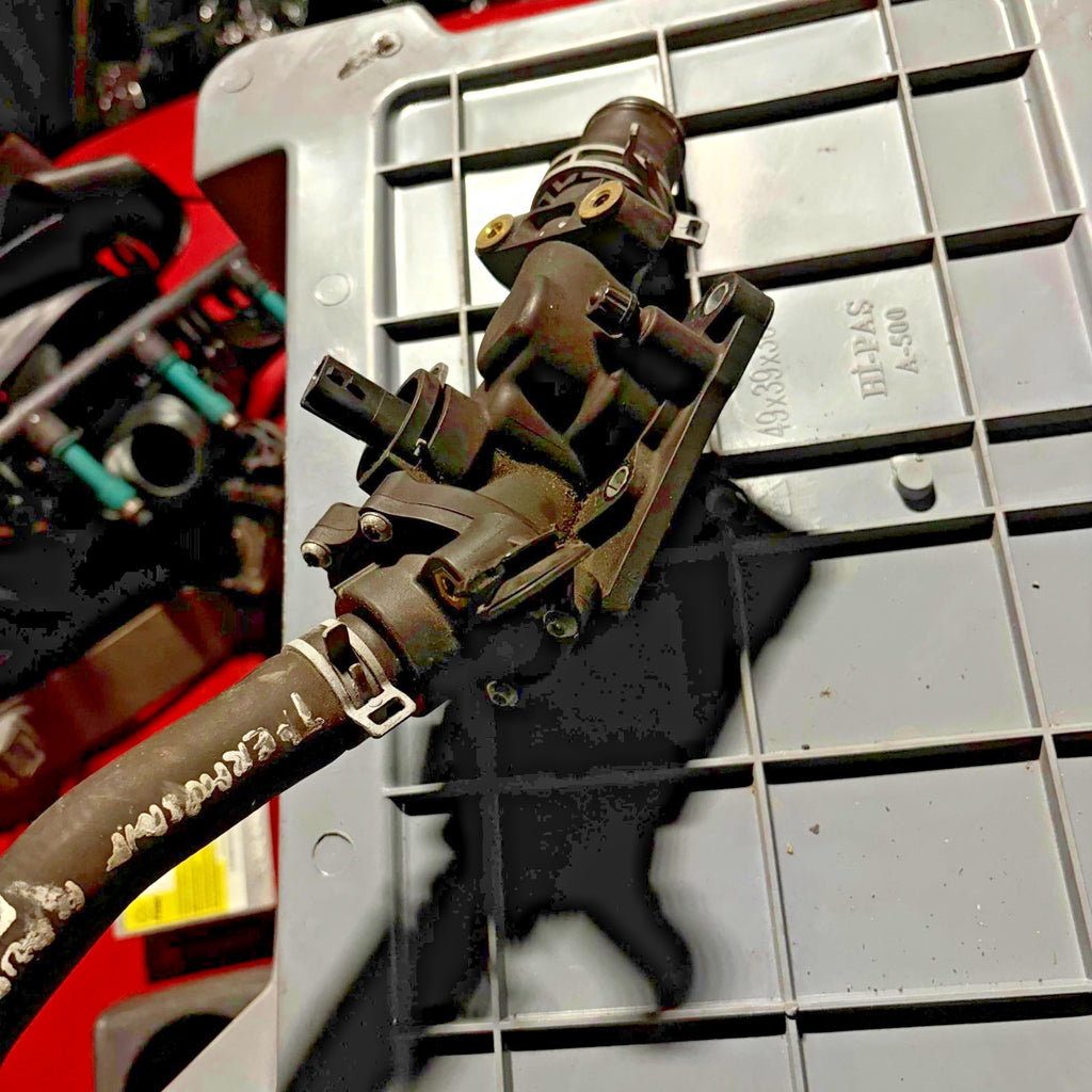 Dacia Logan 2017 Engine Water Coolant Pipe Hose and Thermostat 924005588R