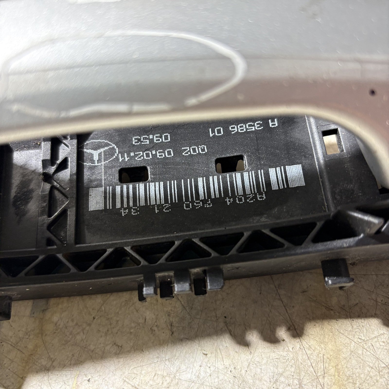 Mercedes E-Class W212 W176 W204 W246 CLA GLA Left Door Handle A358601