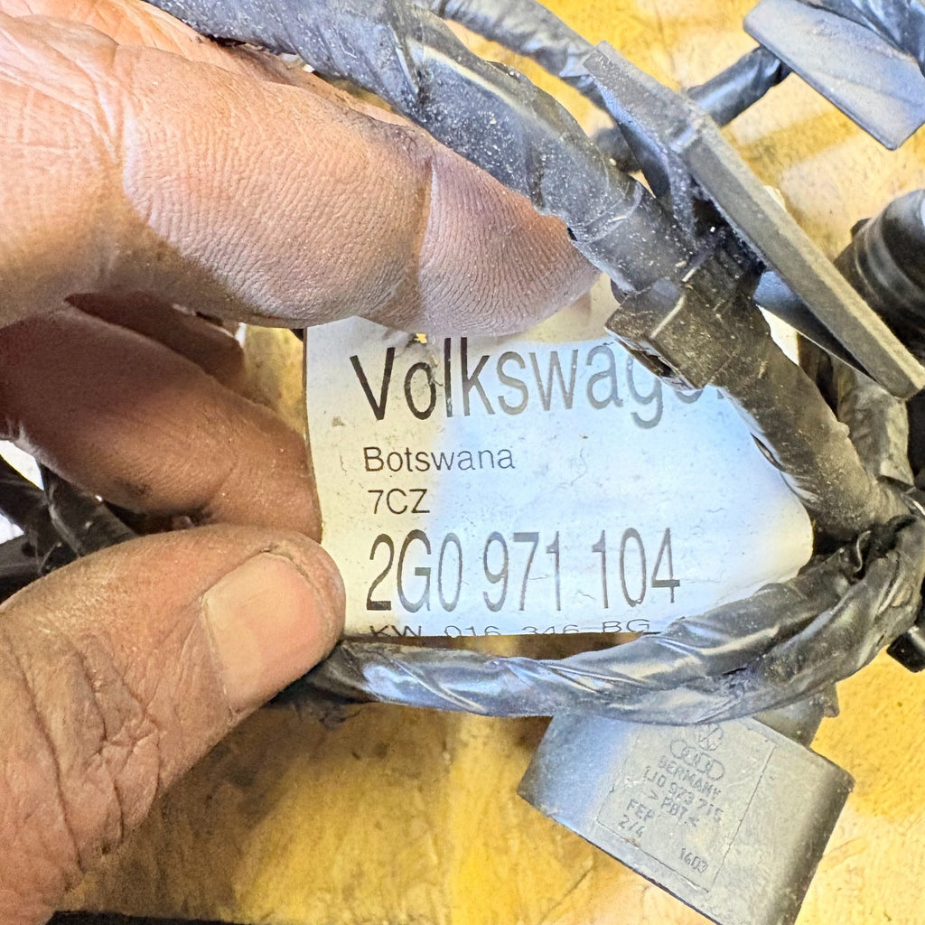 2017-23 VW POLO REAR BUMPER PDC SENSOR WITH WIRING LOOM HARNESS 8K0973702D