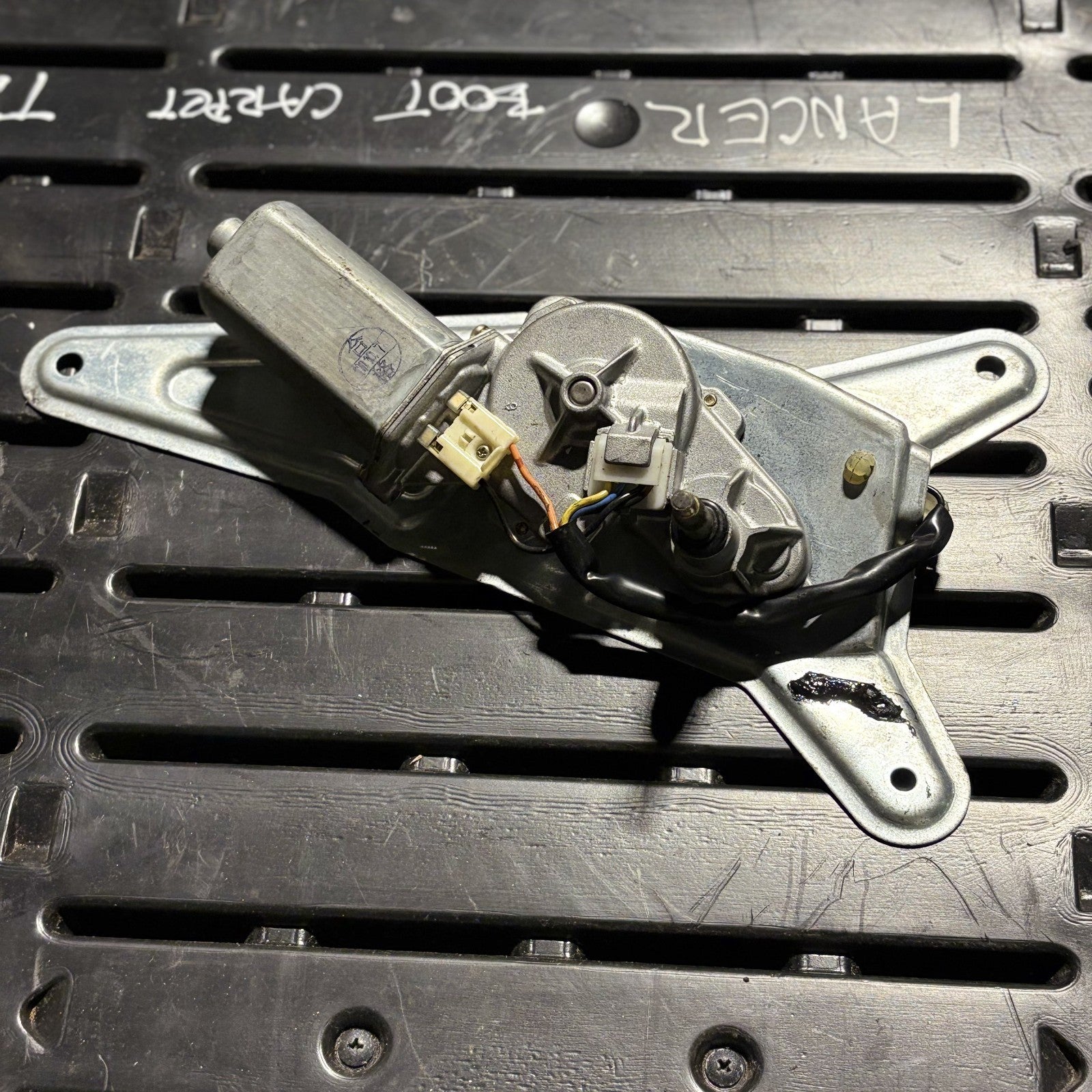 SUZUKI GRAND VITARA 2005-2014 REAR WIPER MOTOR