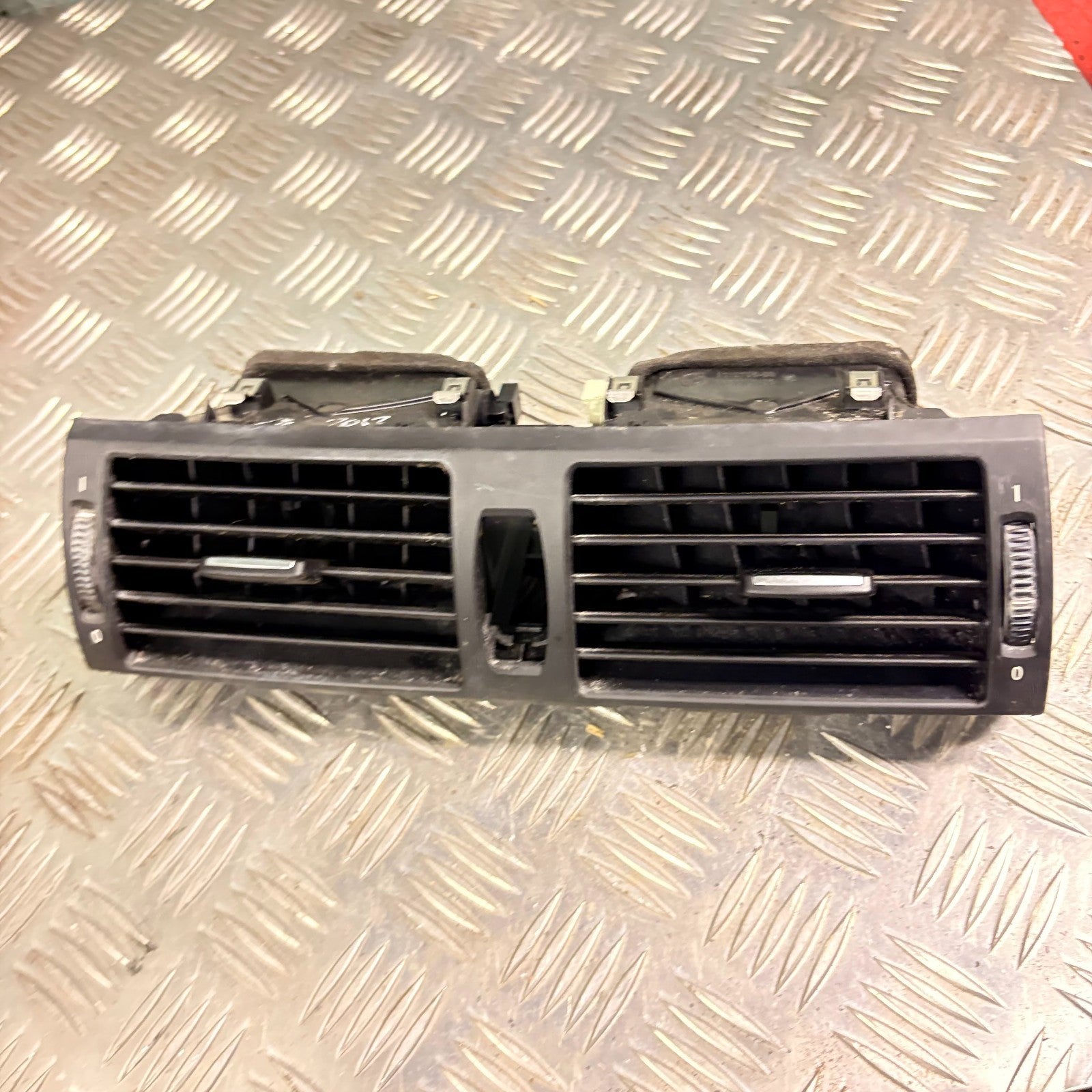BMW X5 2006-2013 Dash Vent (Air Vent Grille) 921070503, 9210705-03