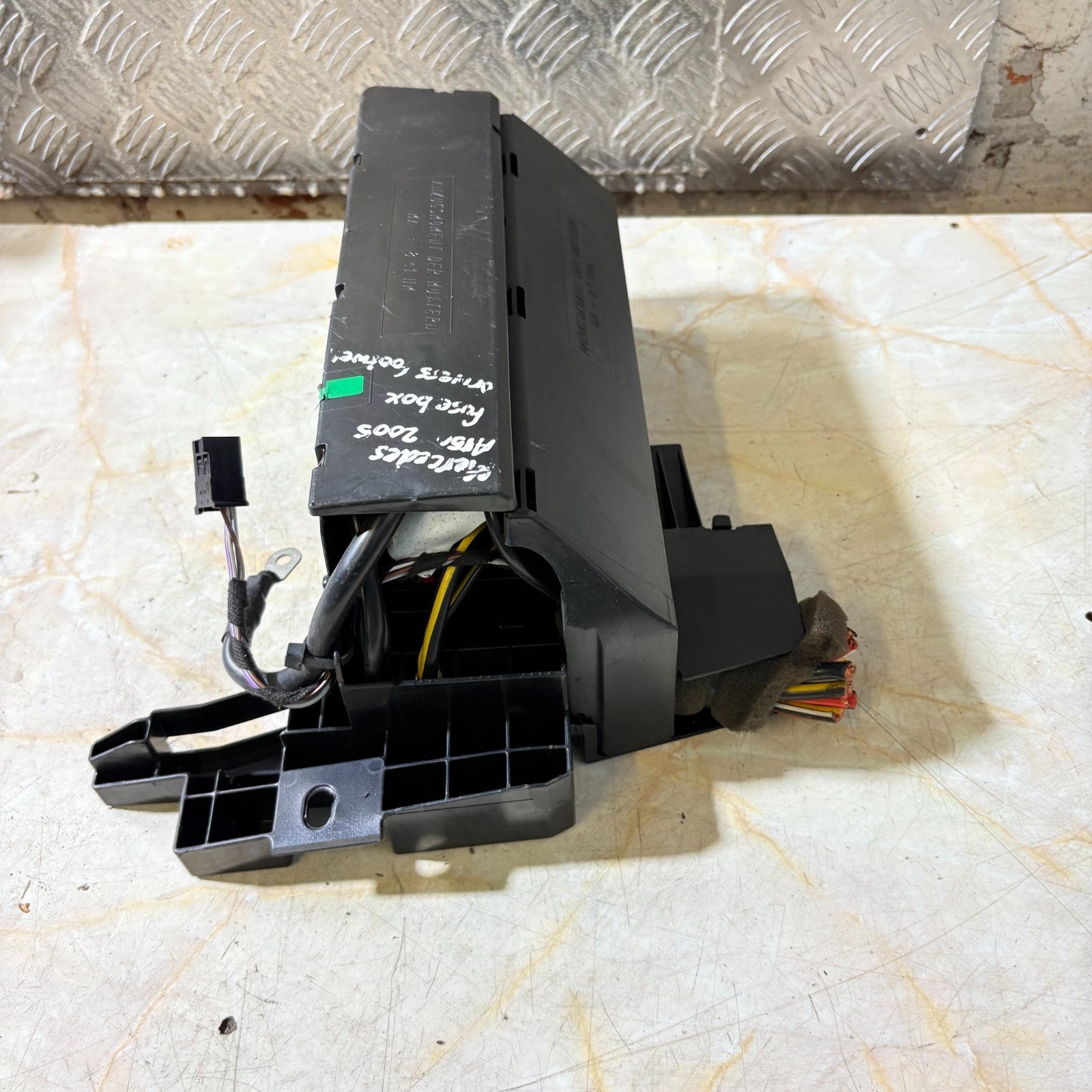 Mercedes A-Class W169 B-Class W245 Fuse Box Relay Unit A1695450540 04-12 05-11
