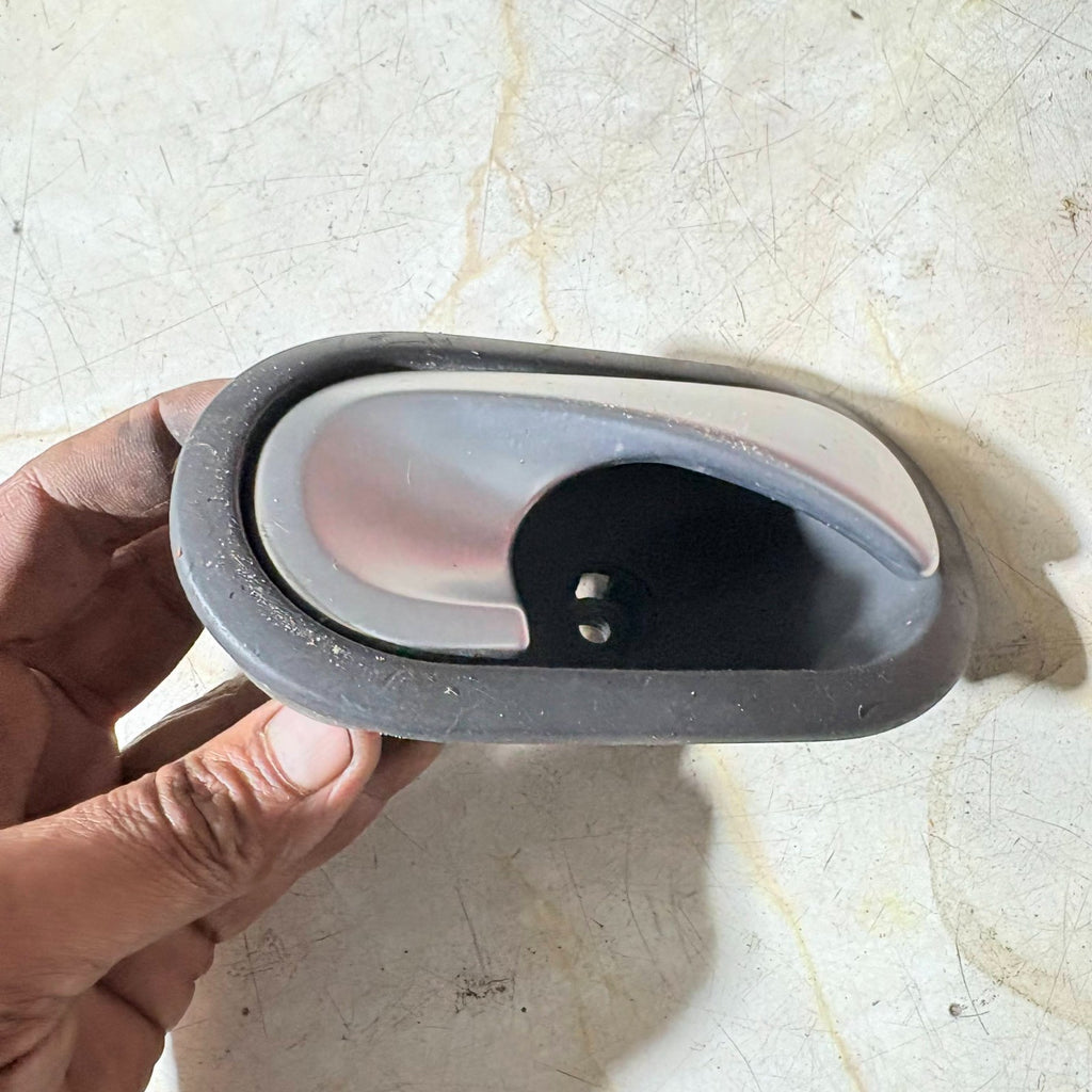 Renault Scenic 2005 Saloon Rear Right Door Interior Handle 5005500006