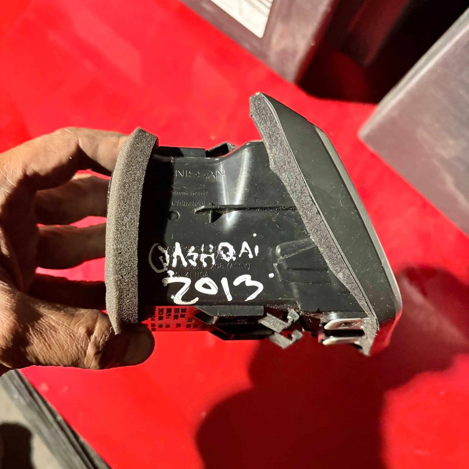 Nissan Qashqai 2013 Front Right Driver Side dashboard air vent