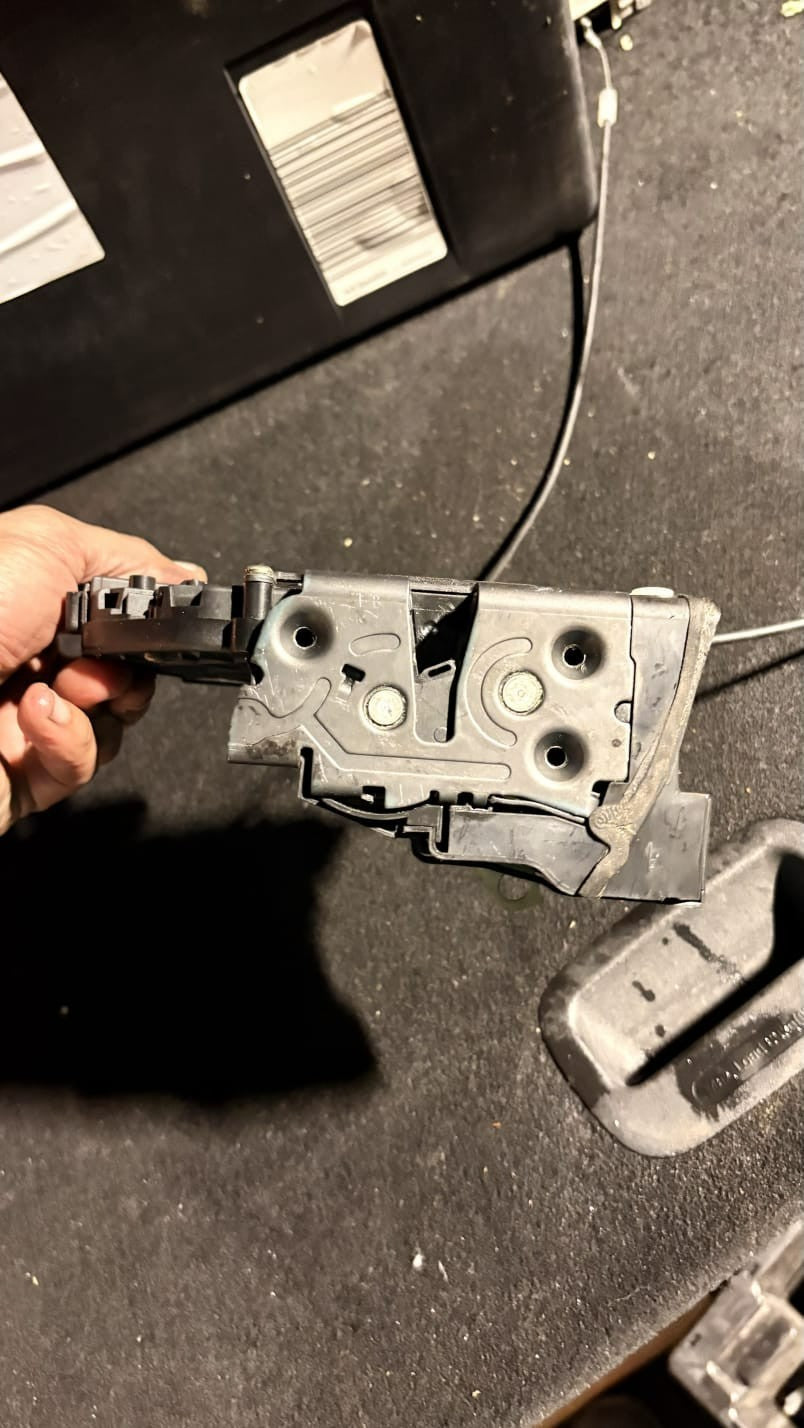 MAZDA 5 Sedan BK Rear Right Door Lock FA10B09C 2005 11181496