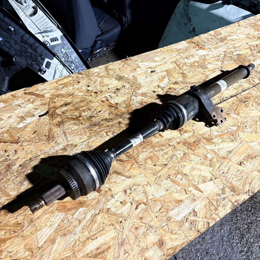 KIA SPORTAGE 1.6L Petrol MANUAL RIGHT DRIVE SHAFT 49560-D7610