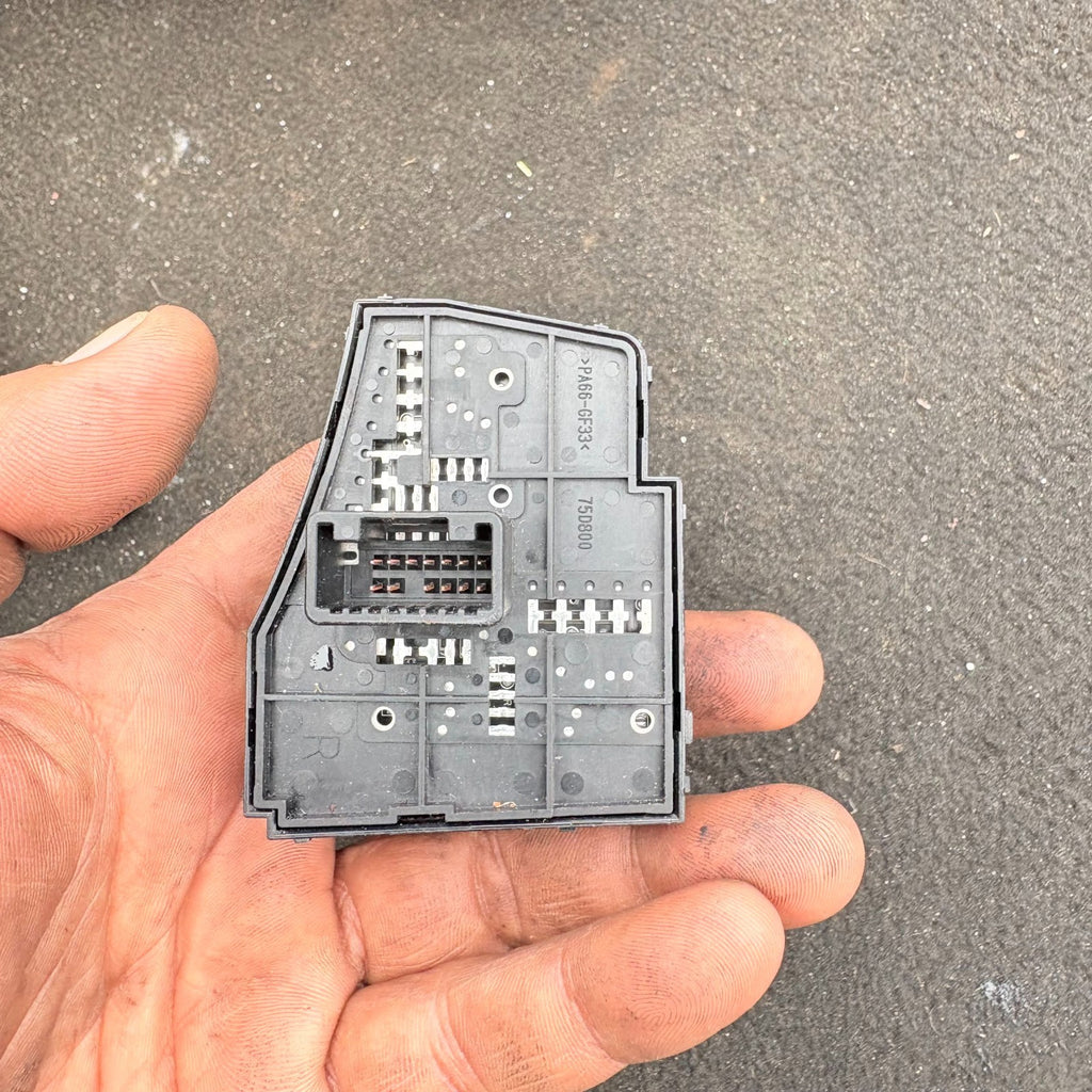 TOYOTA PRIUS HUD NAVIGATION CONTROL SWITCH 75D800 MK3 2009-2015