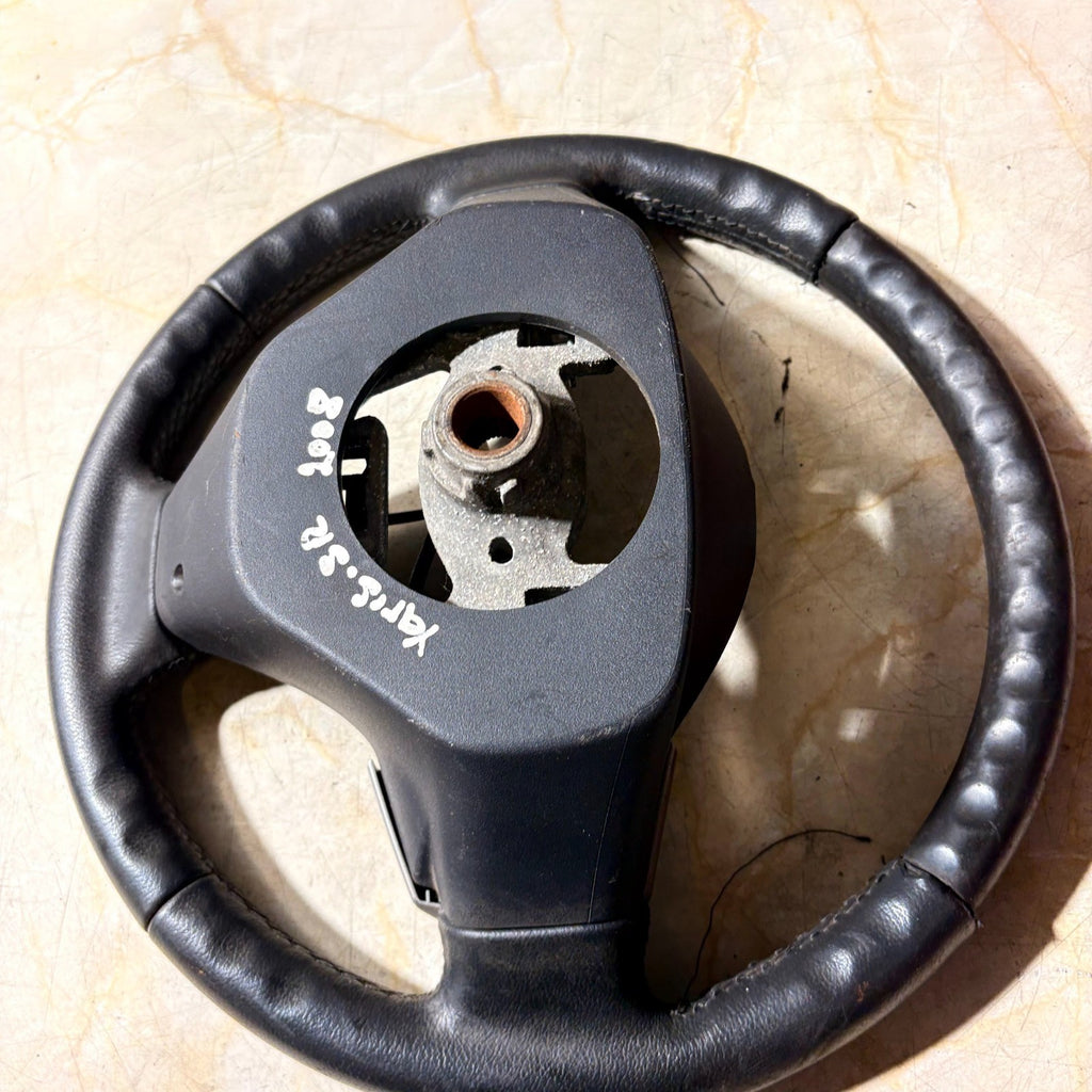Toyota Yaris XP90 11/2008-07/2011  Audio Steering Wheel 305460899FKA-AE