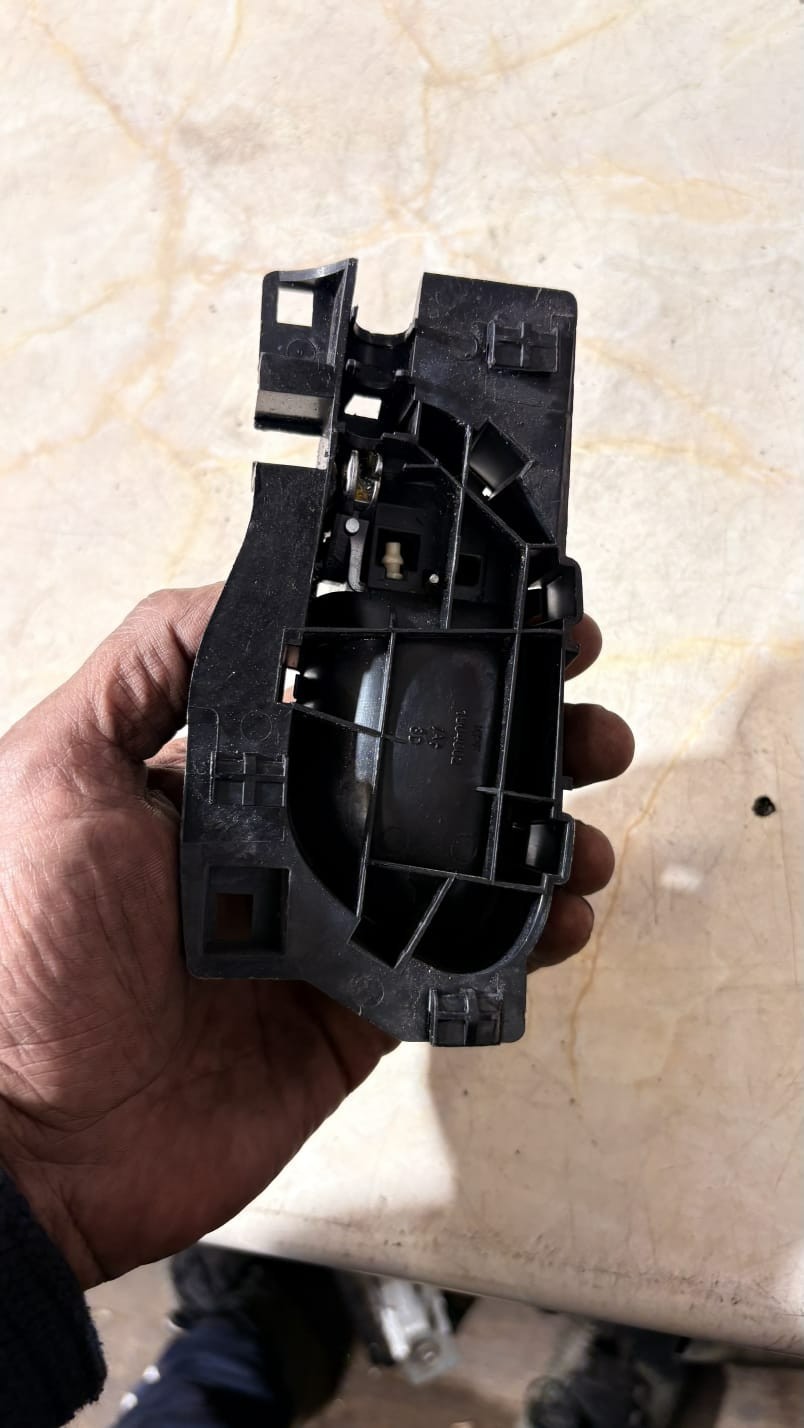 Interior Door Opener Right Rear Fits For CITROEN C3 PICASSO1.4VTI95 1904002 2011
