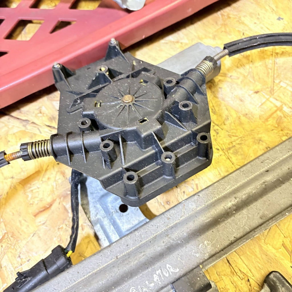 Chrysler PT Cruiser 2000-2004 Rear Right Power Window Regulator Motor 4021111803