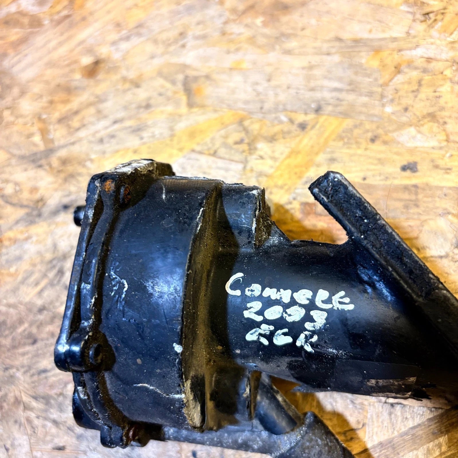 FORD TRANSIT CONNECT 2003 Vacuum Pump