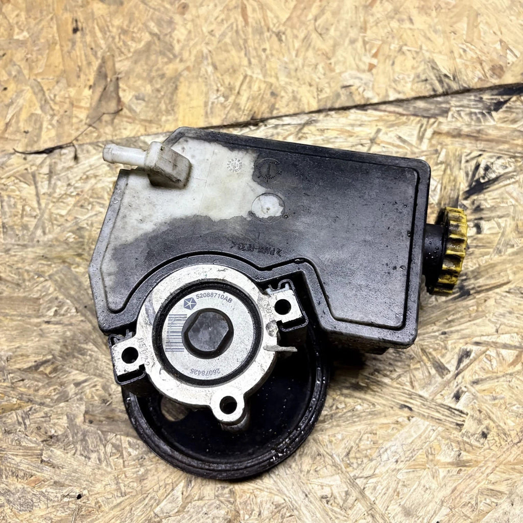 Jeep Cherokee/Liberty KJ 2003 3.7 V6 Power Steering Pump + Reservoir 52088710AB