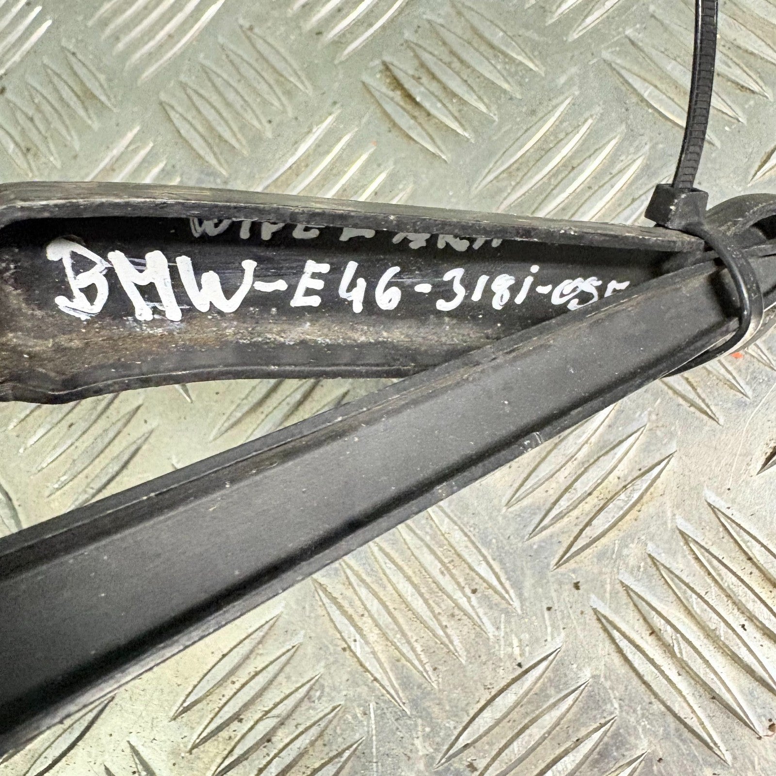 2005-2007 BMW 3 Series E46 318i Windscreen Wiper Arm Passenger Side Left