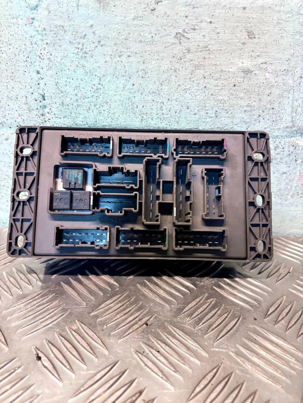 MINI FUSE BOX 16V (66KW) BER. 3P/B/1598CC. 518030713 ES 2001-2006