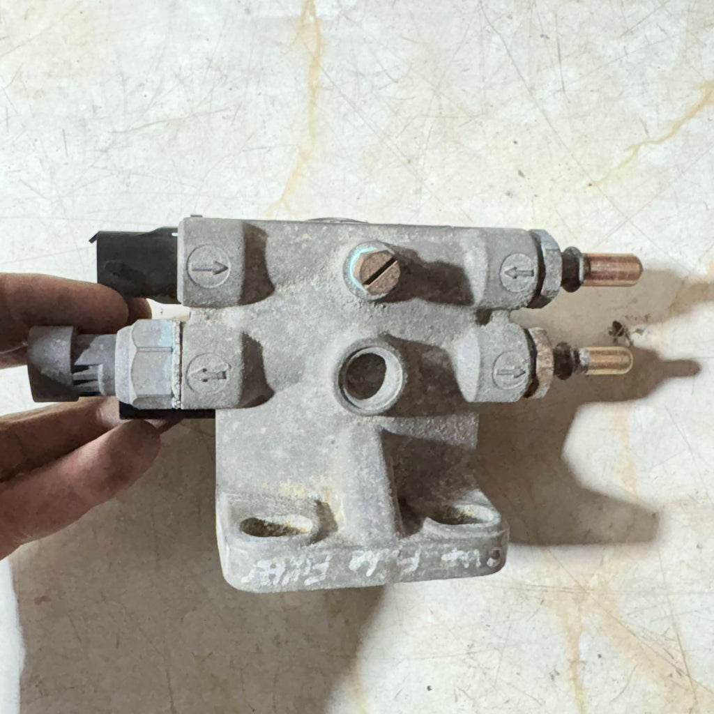 IVECO DAILY III 50C14 2004-2006 3.0 136HP DIESEL FUEL FILTER HOUSING HEAD PUMP