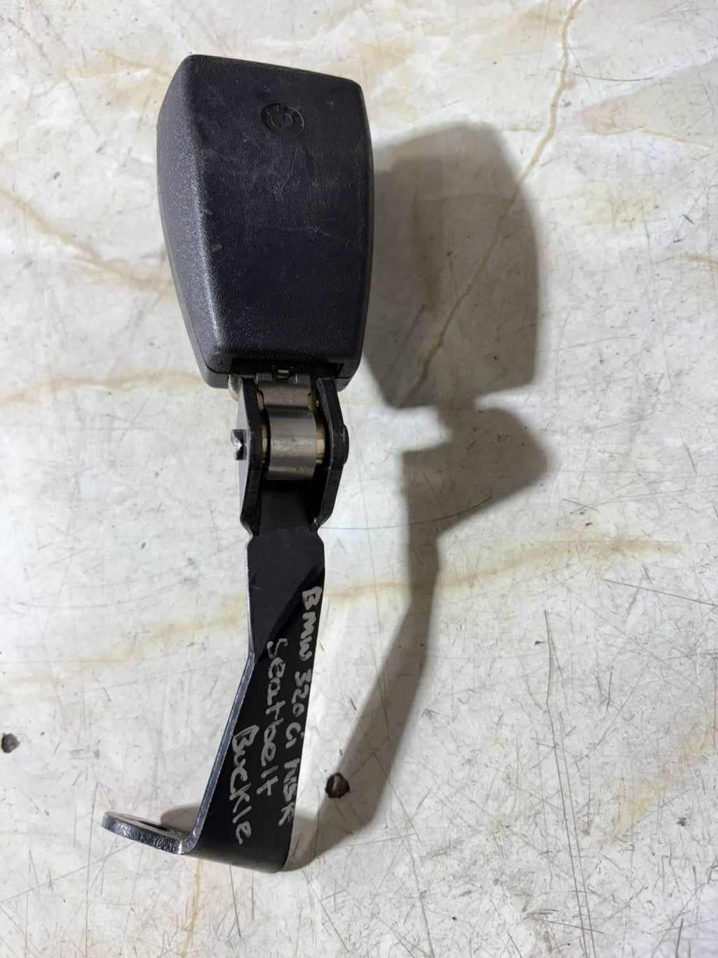 Bmw 3 Series Left Passenger Ns Rear Seat Belt Stalk Buckle 7007747 E46 1998-06M