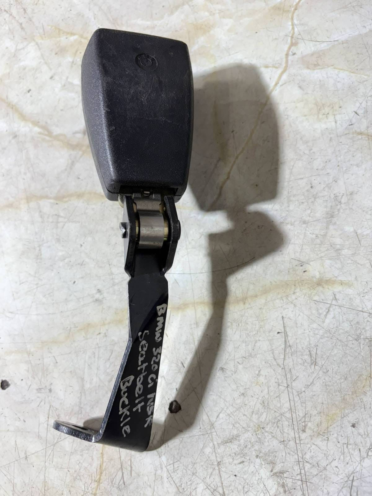 Bmw 3 Series Left Passenger Ns Rear Seat Belt Stalk Buckle 7007747 E46 1998-06M