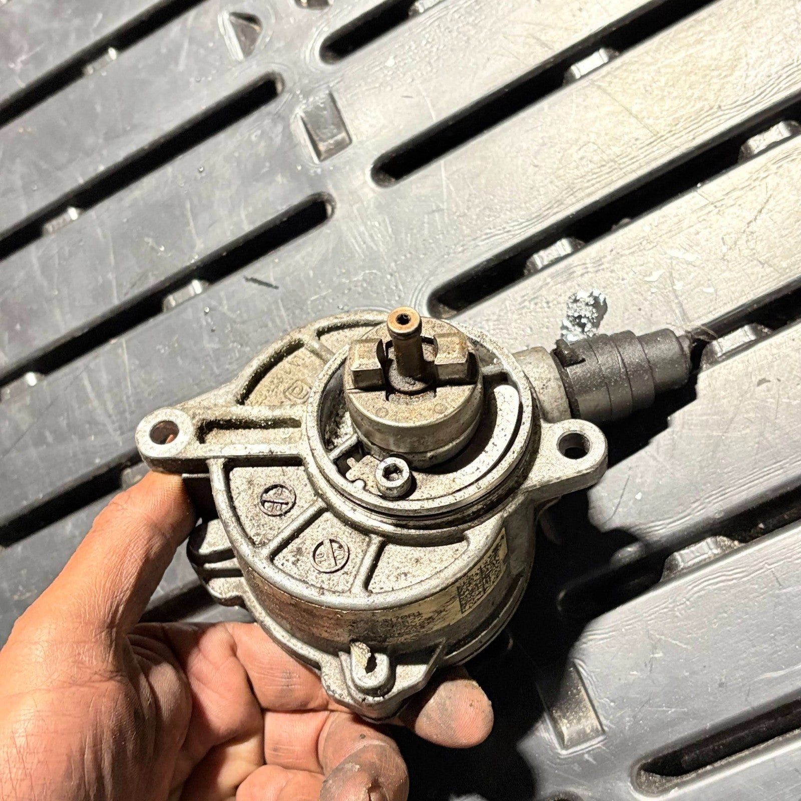 Mercedes 2007 Brake Vacuum Pump A6462300265