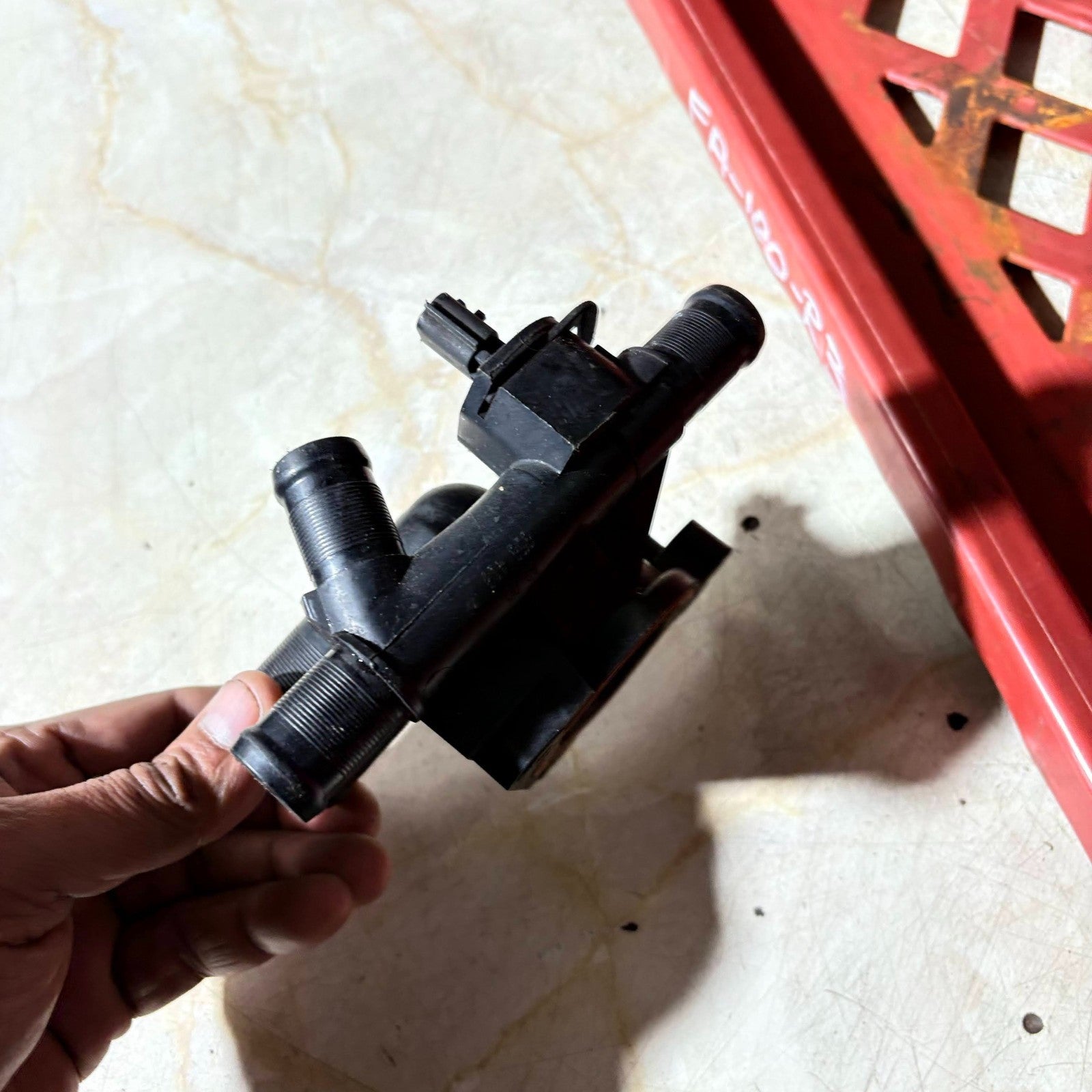 Thermostat Housing Outlet 1.9 dCi Trafic II 01-14 Vivaro A 8200074346