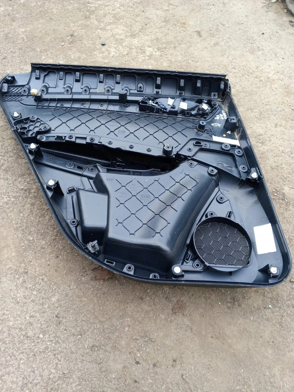 2021 SKODA KAROQ SE TSI MK1 5DRS ESTATE REAR RIGHT SIDE DOOR CARD
