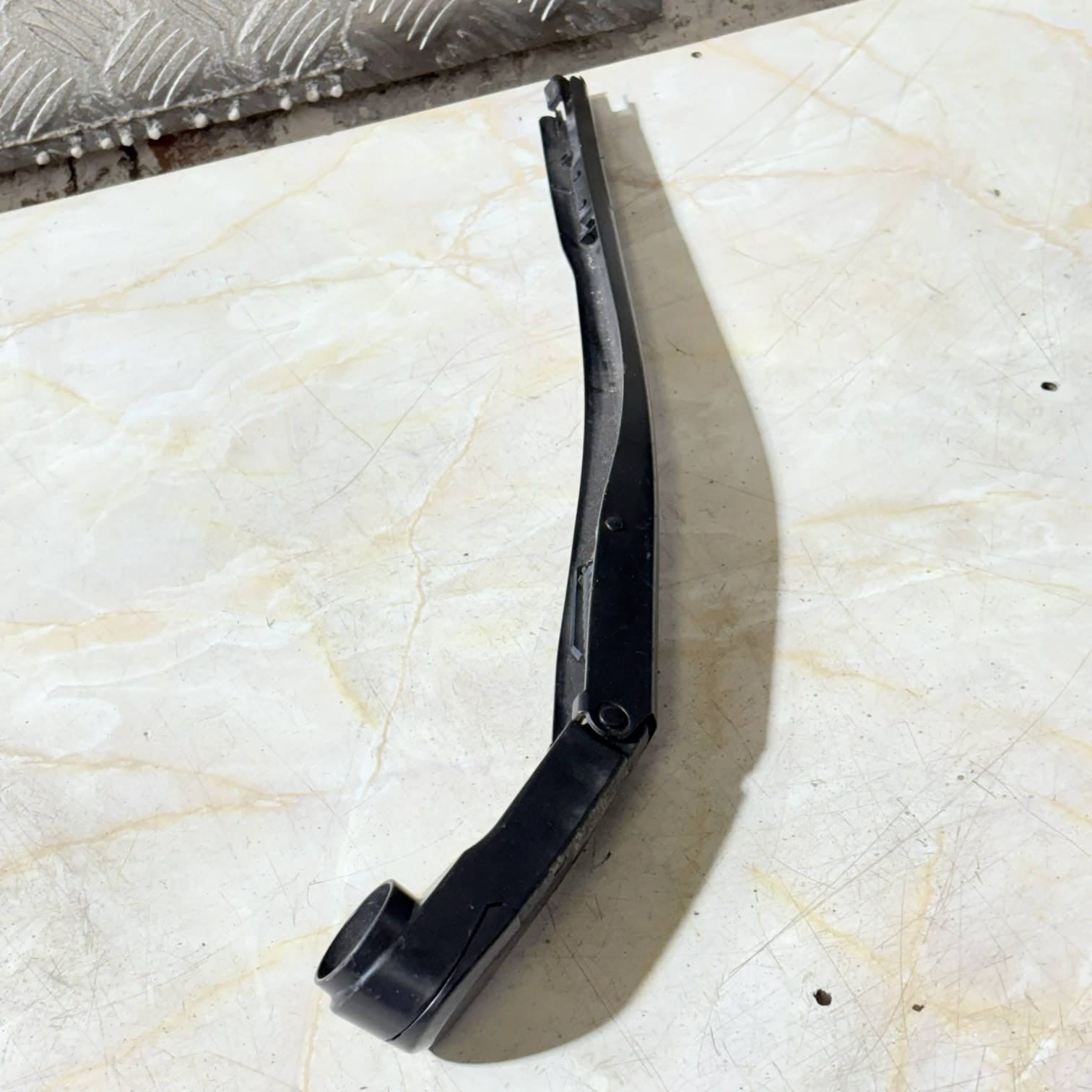 4E1955407C LEFTFRONT WINDSHIELD WIPER ARM/17426053 FOR AUDI A84E2 4.2 QUAT2008