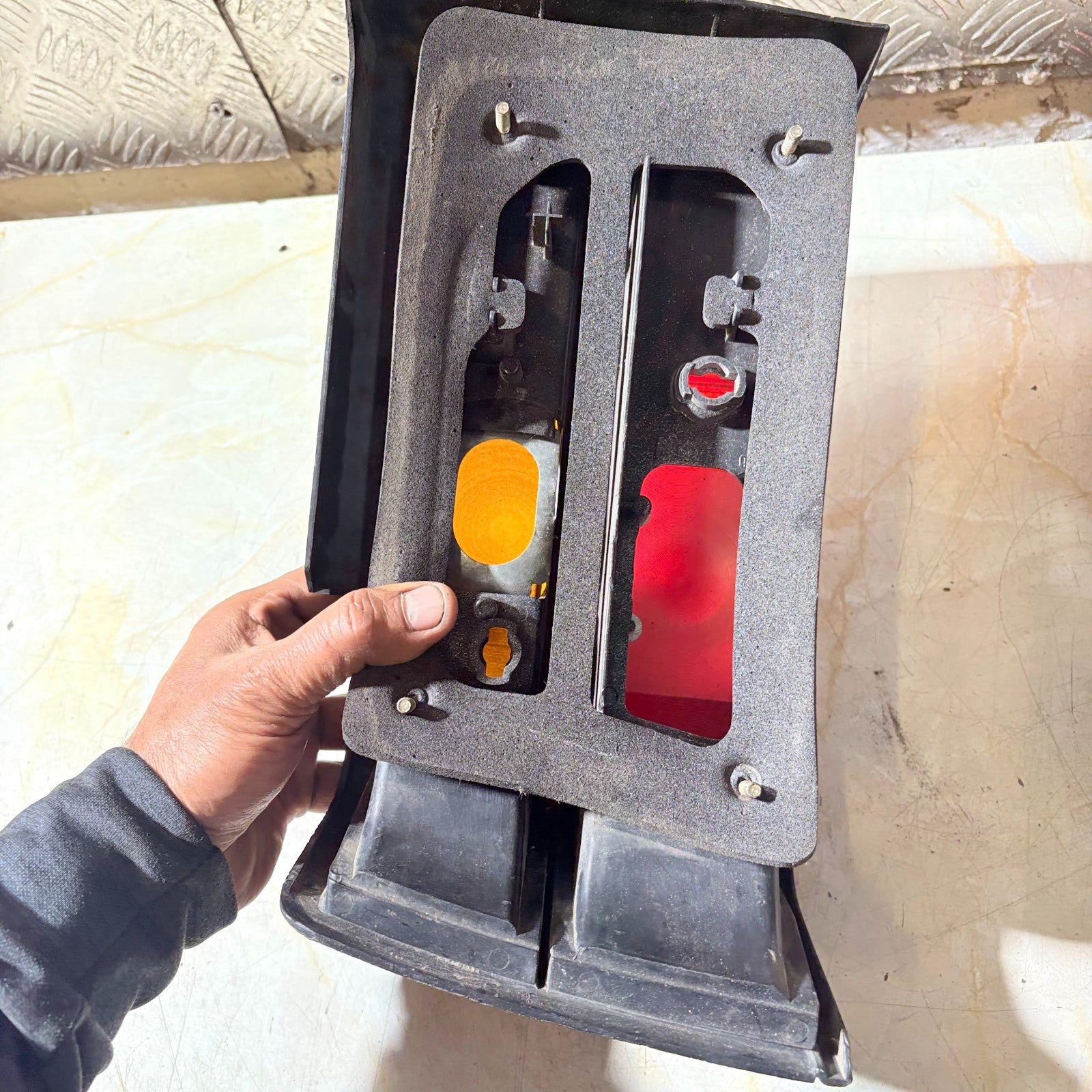 86-87 Civic 4Dr RearRight Taillight Combination Brake Signal Stop Lamp