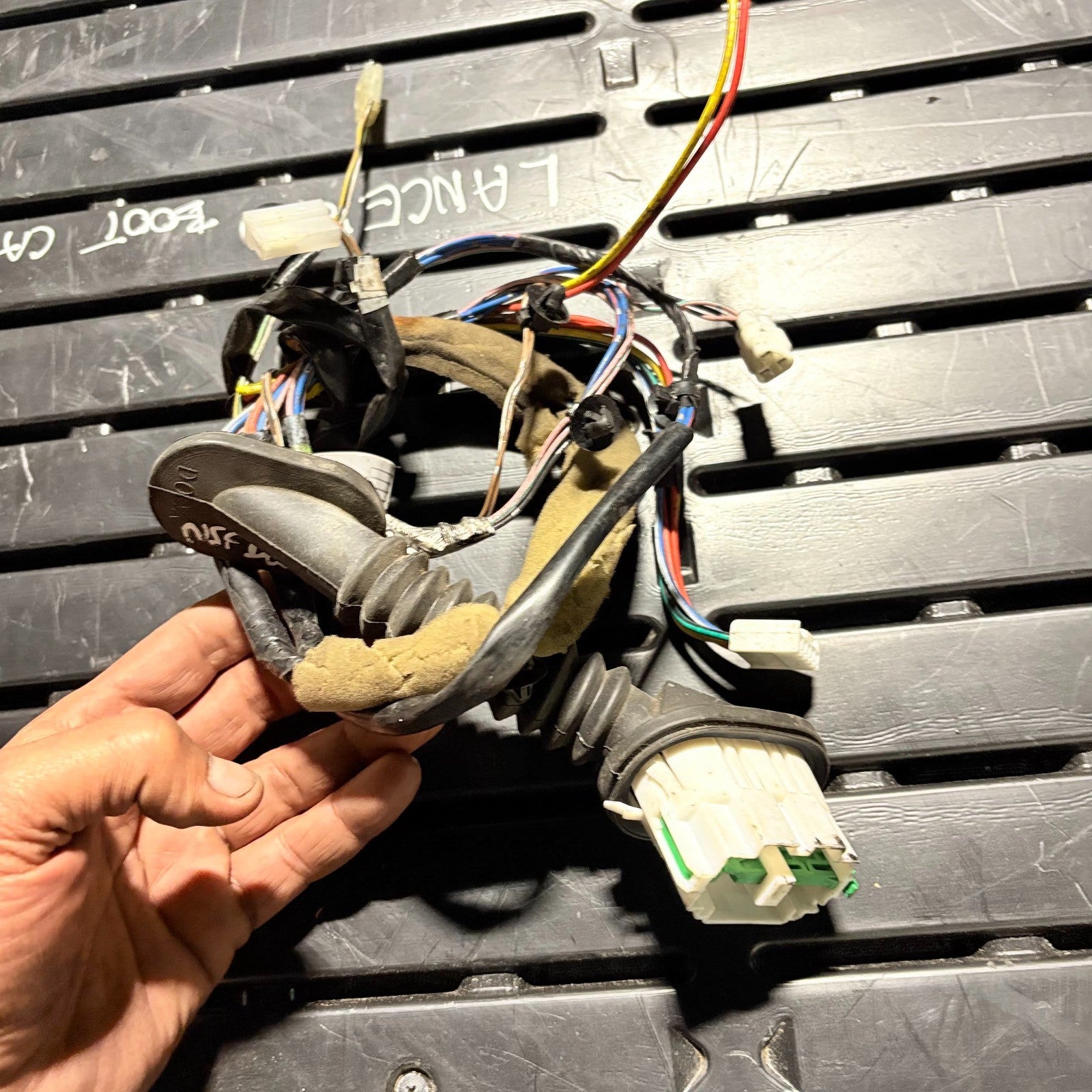 SUZUKI VITARA DOOR WIRING LOOM PASSENGER FRONT LEFT SIDE 1998-2004
