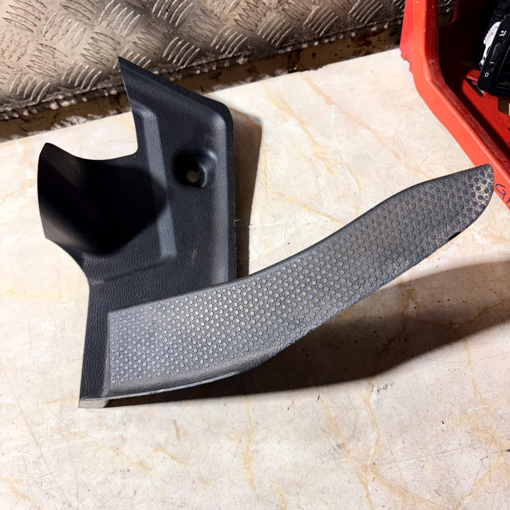SEAT Leon FR Mk2 1P 2006-2012 RHD 5 Door Driver Footrest Trim Panel
