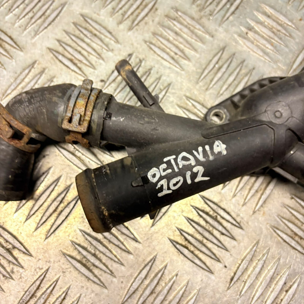 AUDI A3VW GOLF MK6CADDY TOURAN 1.6TDI CAY ENGINE-COOLANT FLANGE 03L121131AA 2012
