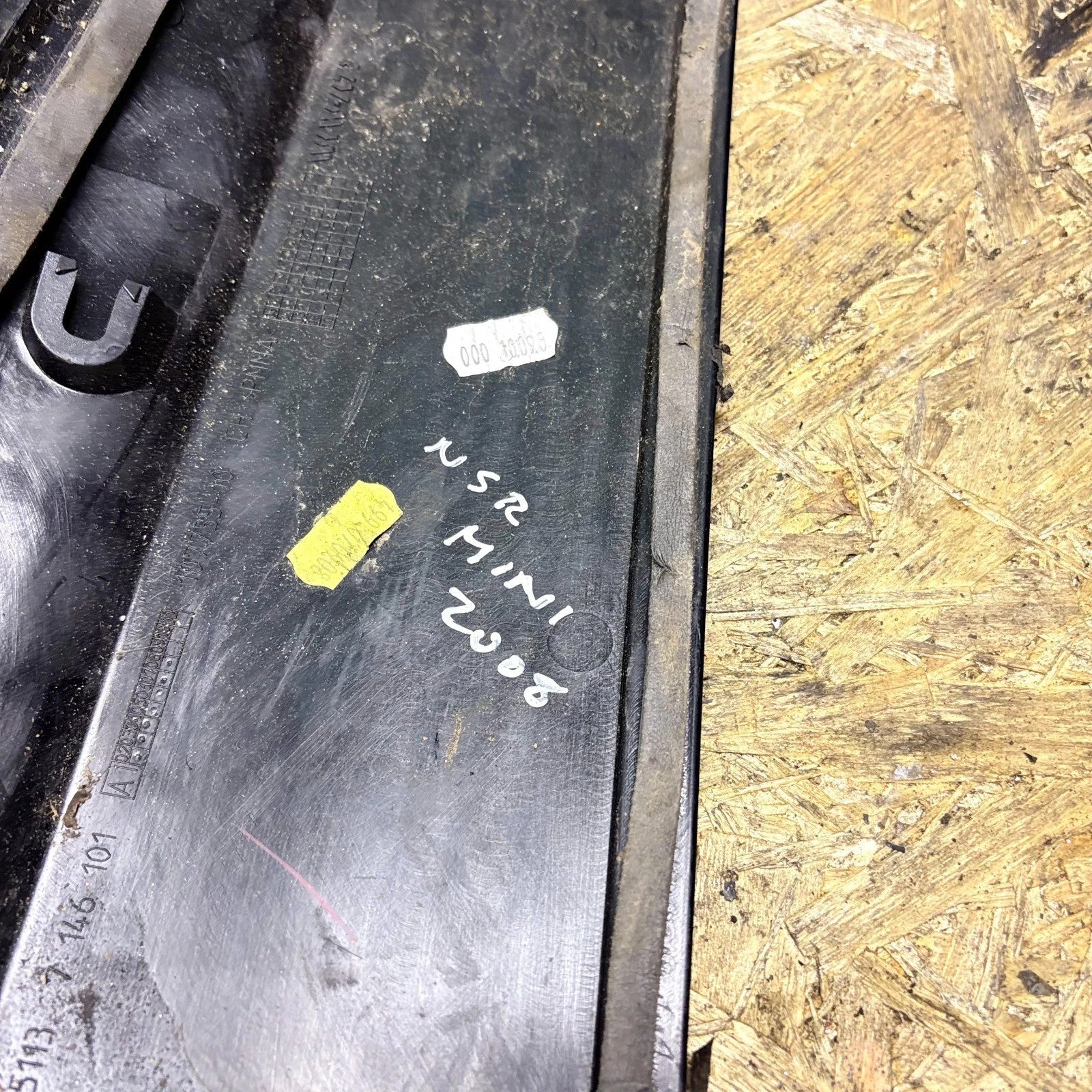 MINI Cooper R56 3-Door Rear Left C-Pillar Exterior Trim Cover 51137146101 06-13