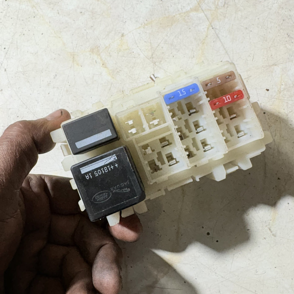 2007 Land Rover Freelander 2 LR2 L359 Fuse Box Relay Block Junction Unit