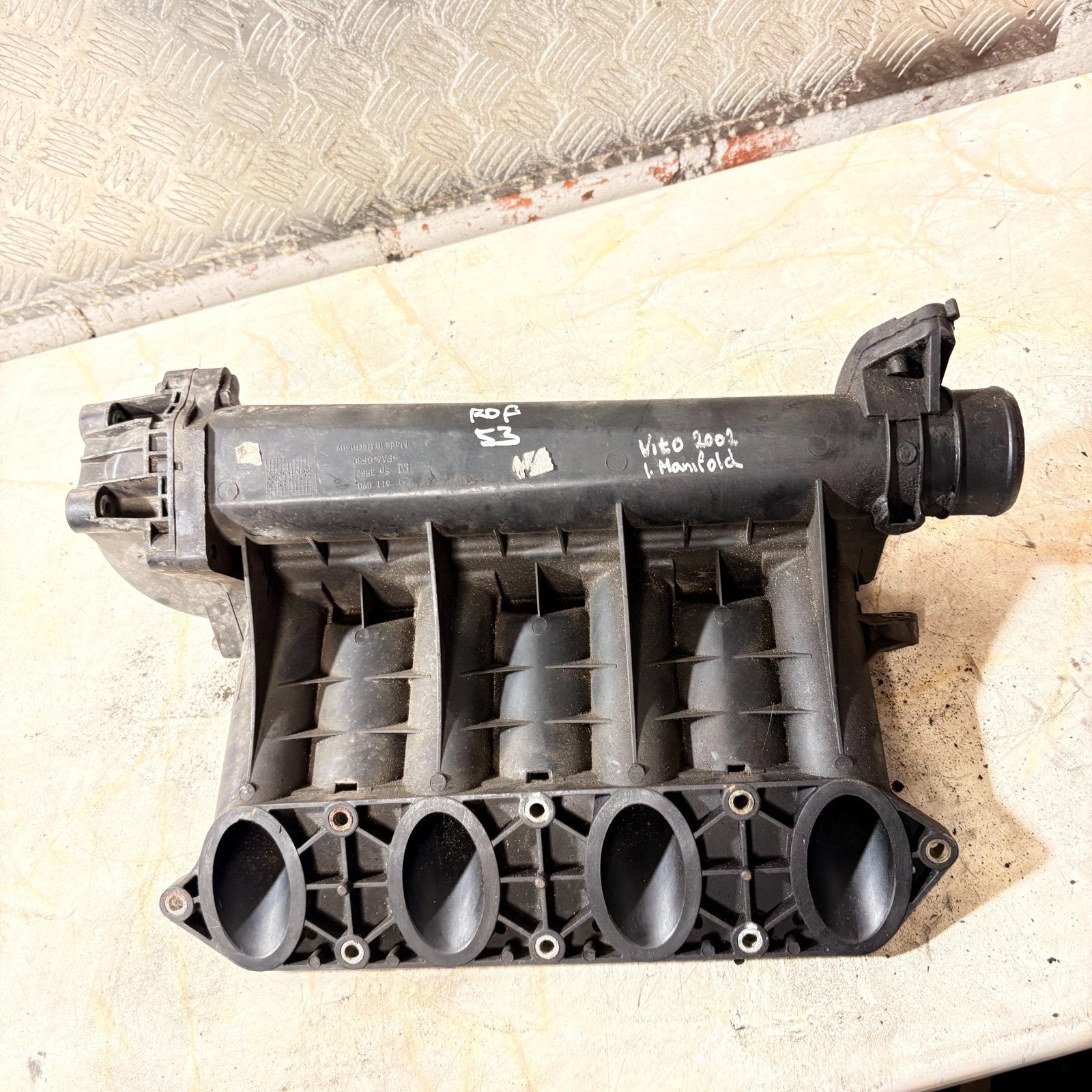 MERCEDES VITO VIANO W638 2.2 CDI INTAKE INLET MANIFOLD A6110903582 2002