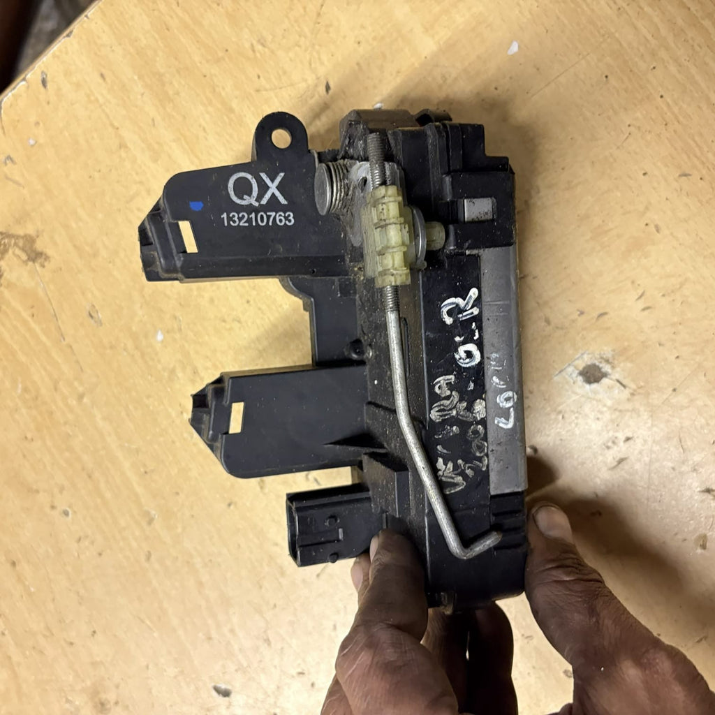 Door lock mech solenoid Driver Rear OPLE Vectra C Signum ident QX 13210763 2006