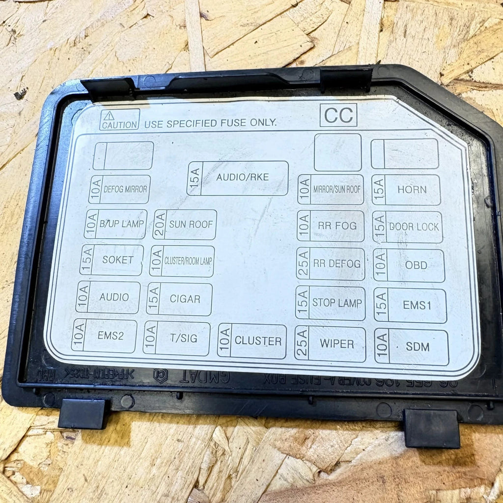 Chevrolet Aveo 2009-2011 Dash Fuse Box Cover Lid 96655192 Interior Panel