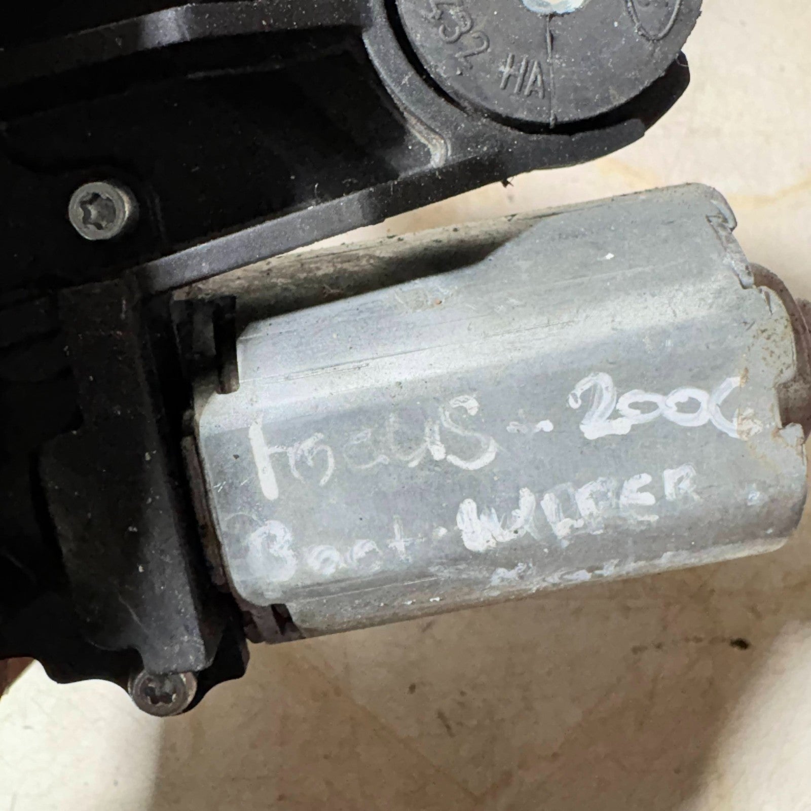 FORD FOCUS 2004-2010 REAR WIPER MOTOR 0 390 201 823