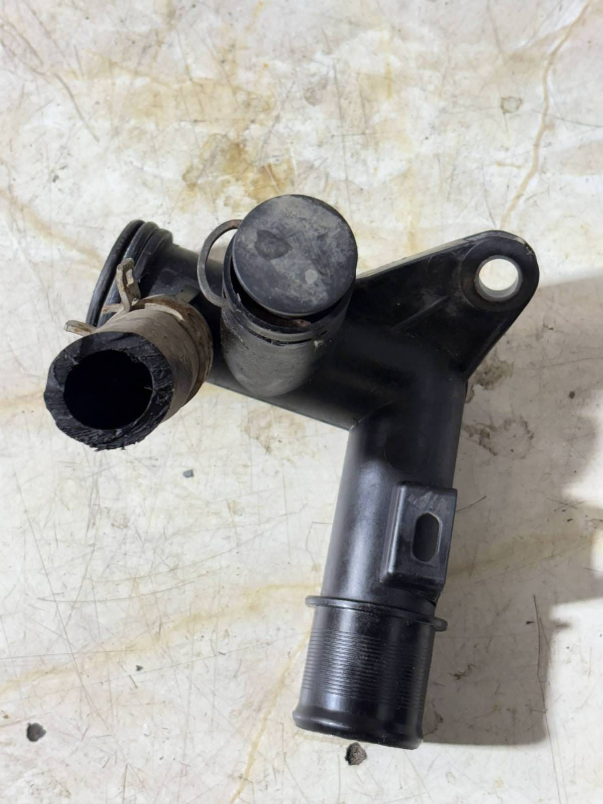 Ford Citroen Peugeot 1.6 Hdi TDCI WATER COOLANT PIPE 9684589080 9671124980