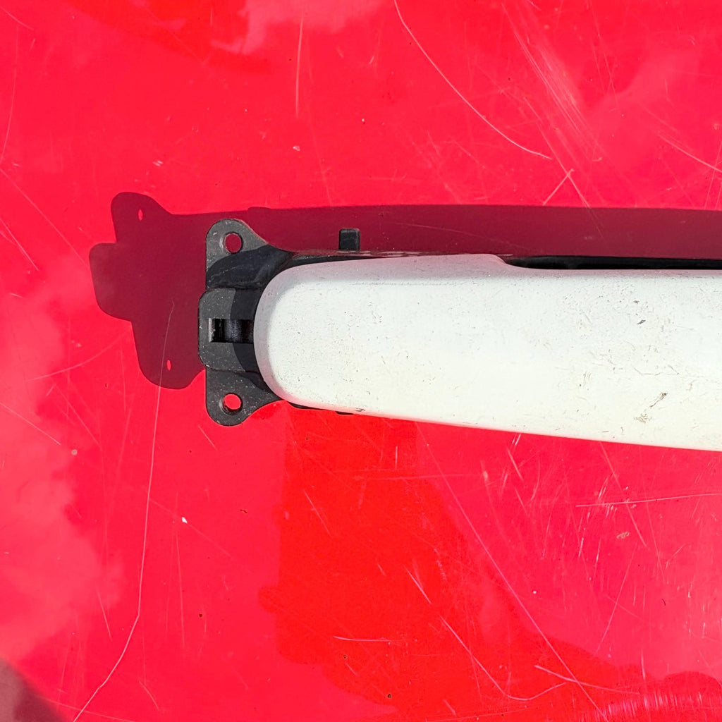 SUZUKI SWIFT DOOR HANDLE WHITE OSF DRIVER FRONT RIGHT SIDE 04-10