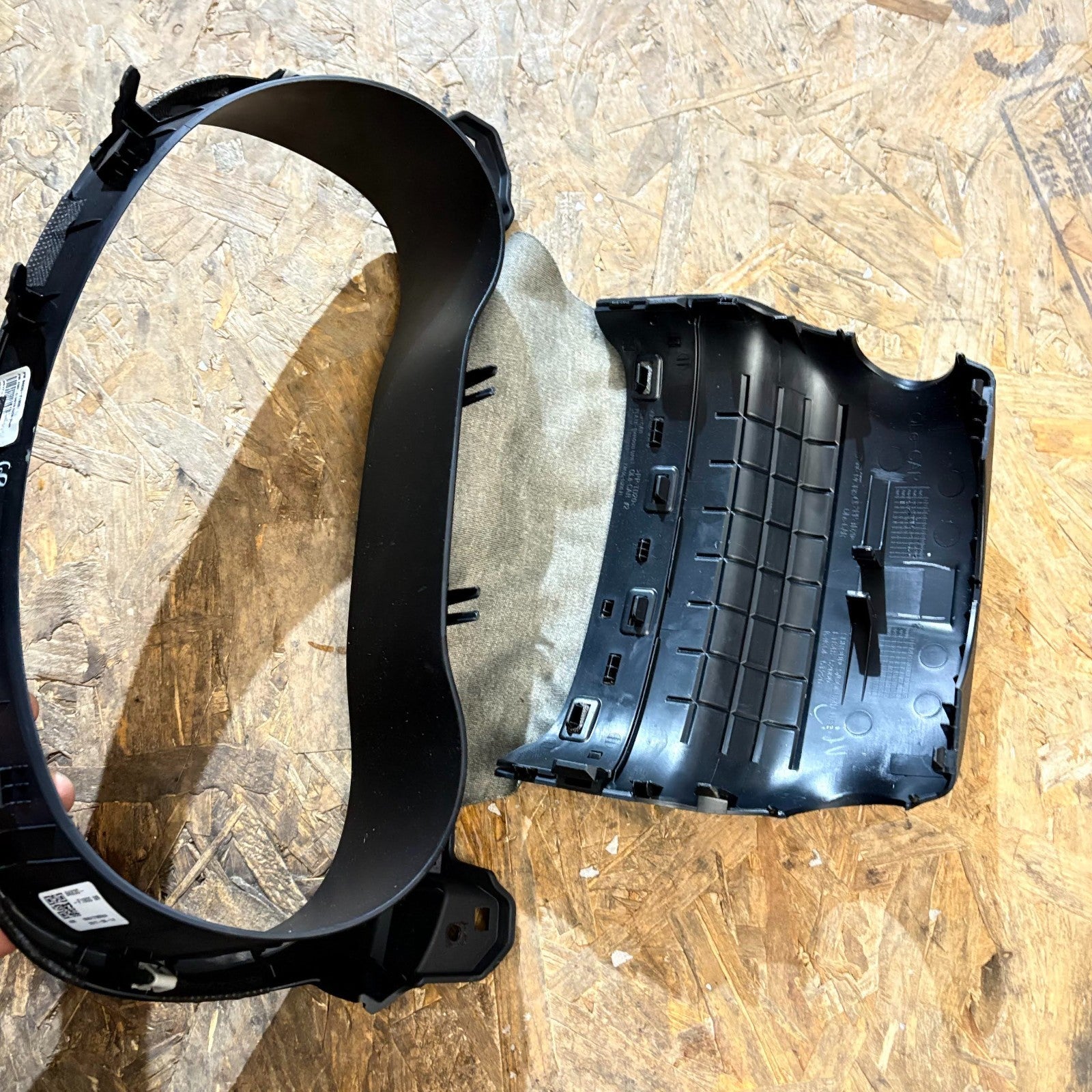 Kia Sportage QL 2016-2021 RHD Speedometer Dash Surround Trim 84830-F1900WK