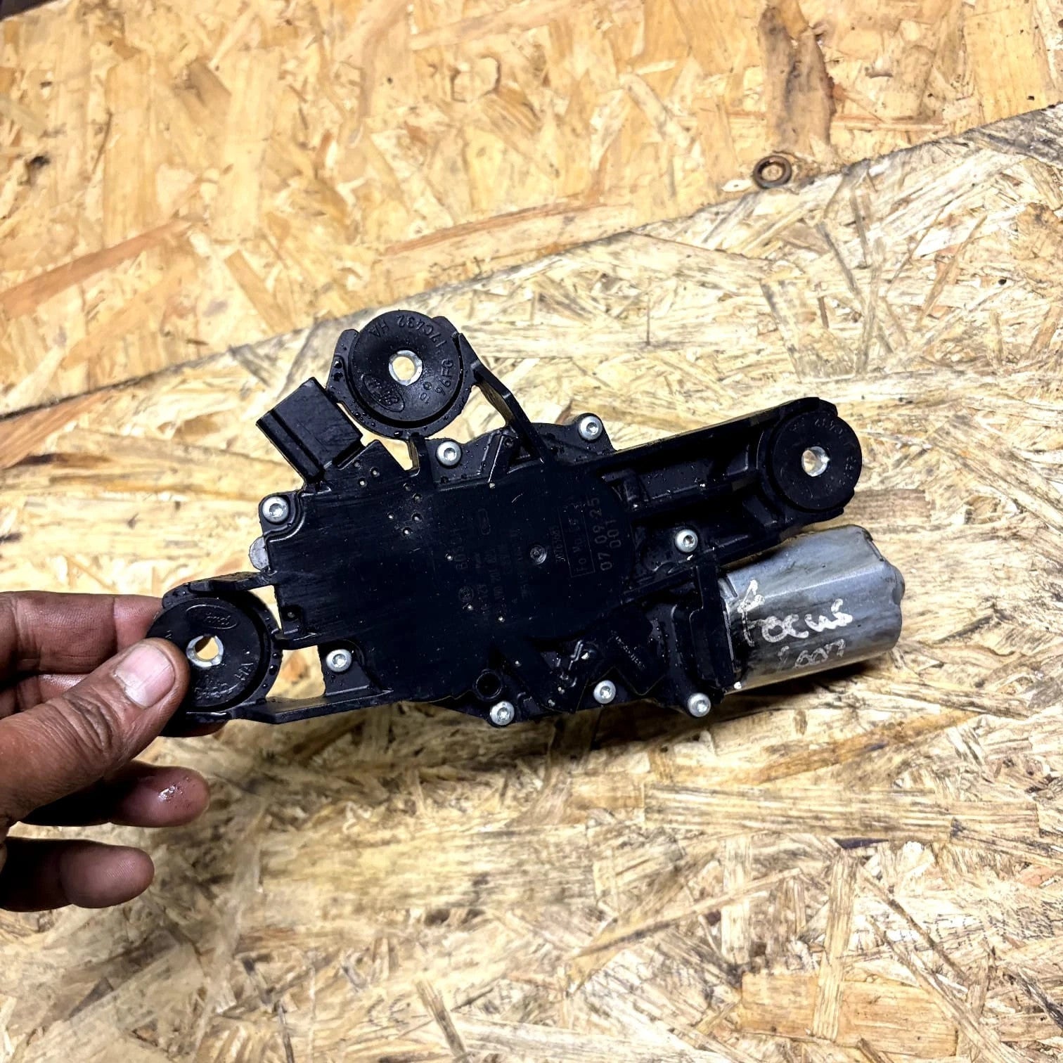 30763683rear windscreen wiper motor for VOLVO V50 FAMILIAR2.0DIESEL 1168576 2007