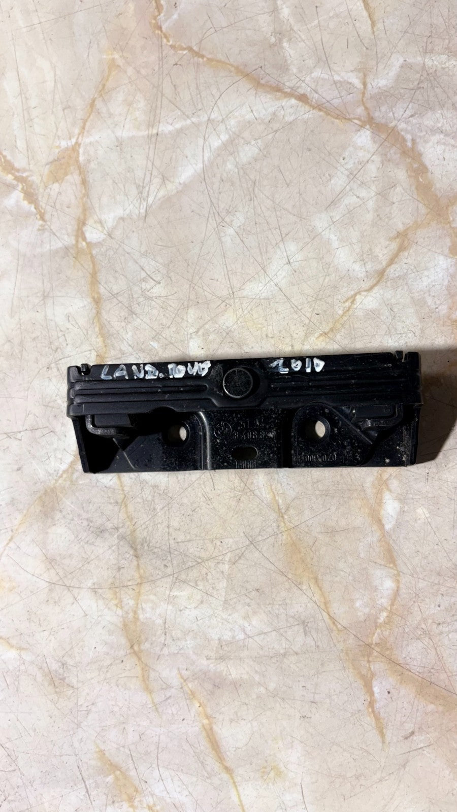 RANGE ROVER 2010 TAILGATE BOOT LOCK PLATE STRIKER 8408859