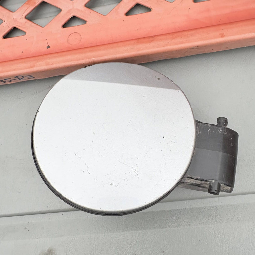 Honda Jazz Fuel Filler Flap Fuel Door Cover Silver 2012-2015 74480-TF3-E01ZC