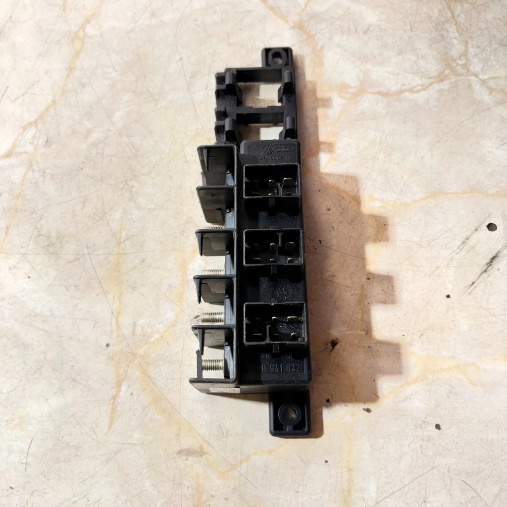 VW Audi Seat Skoda 1996-2006 Dash Fuse Box Relay Holder 8L0941822