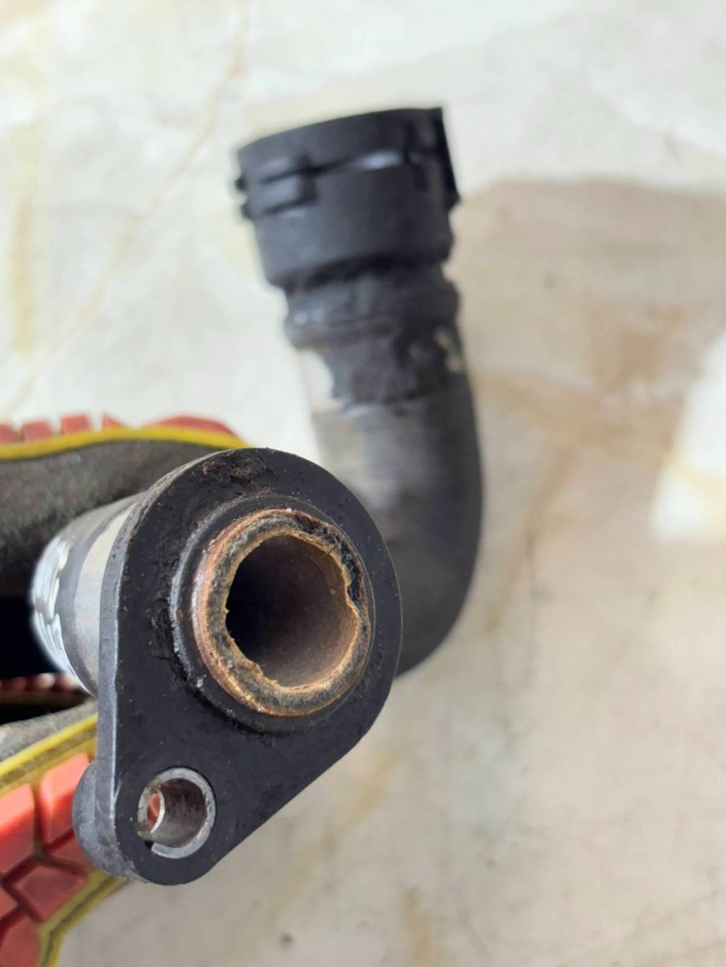 BMW 1 SERIES 116 2007-2012 RADIATOR HOSE PIPE 7572158 11537572158