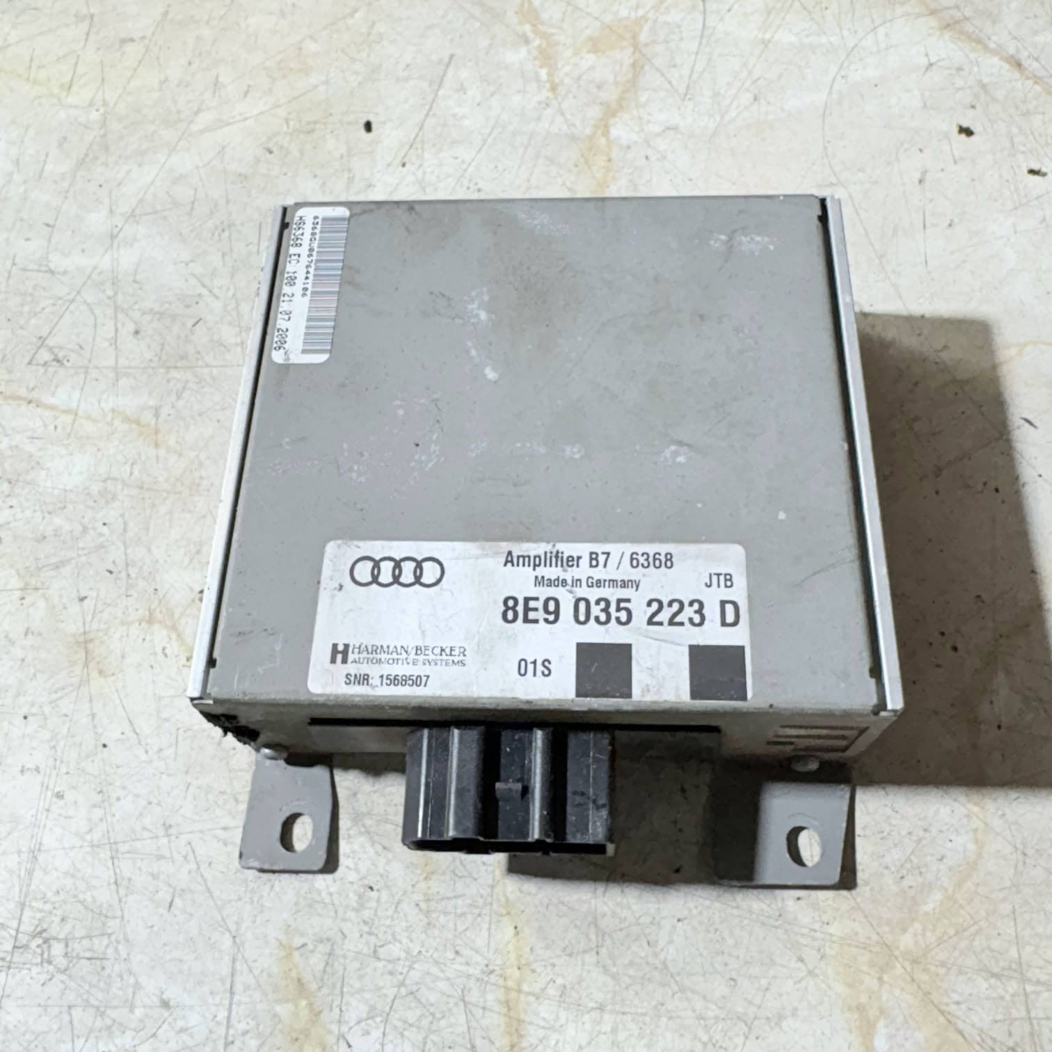 AUDI A4 SLINE B7 AUDIO RADIO AMP HARMAN & BECKER AMPLIFIER 8E9035223D 04-08
