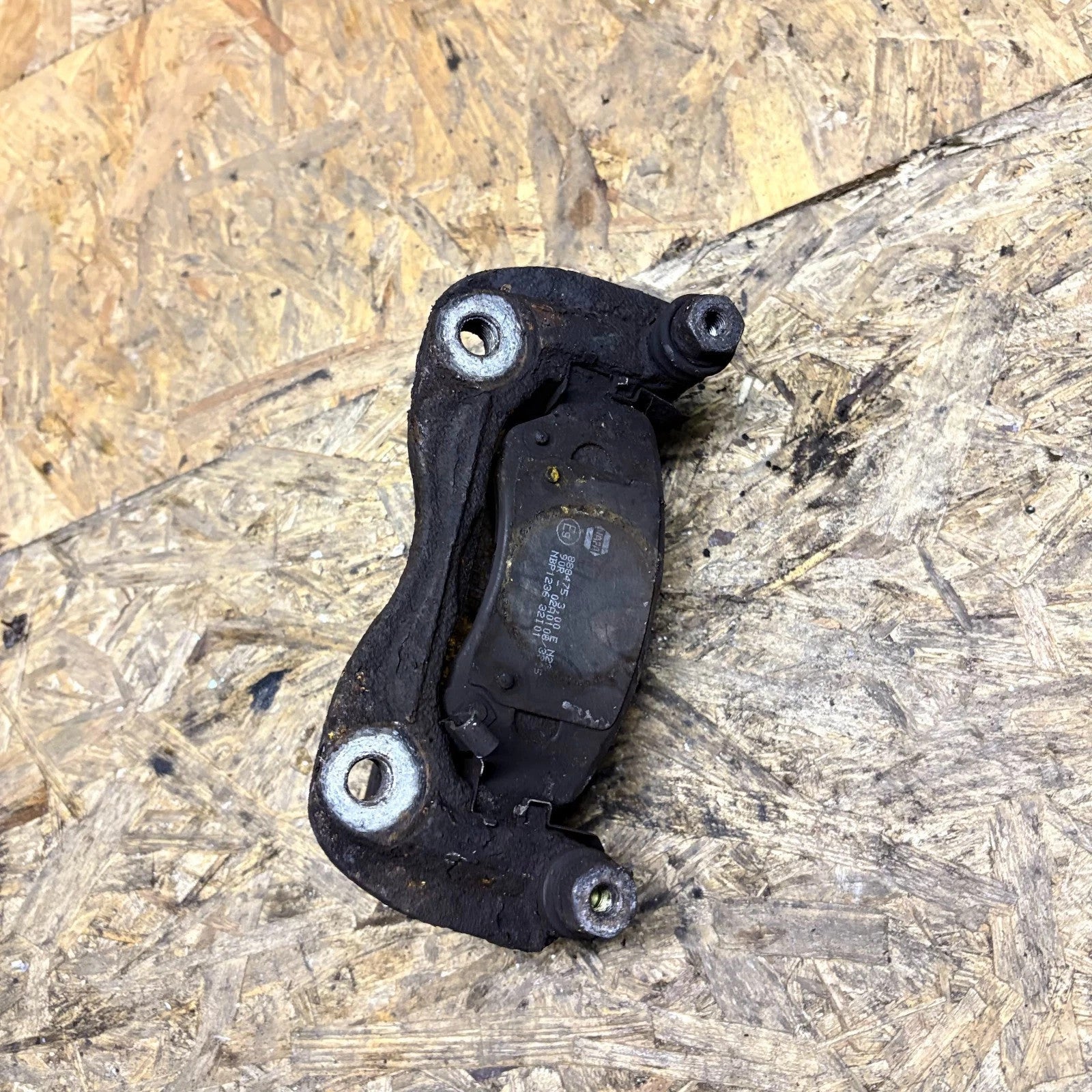 Kia Rio 2013 Brake Caliper Carrier Bracket Mounting Support ()