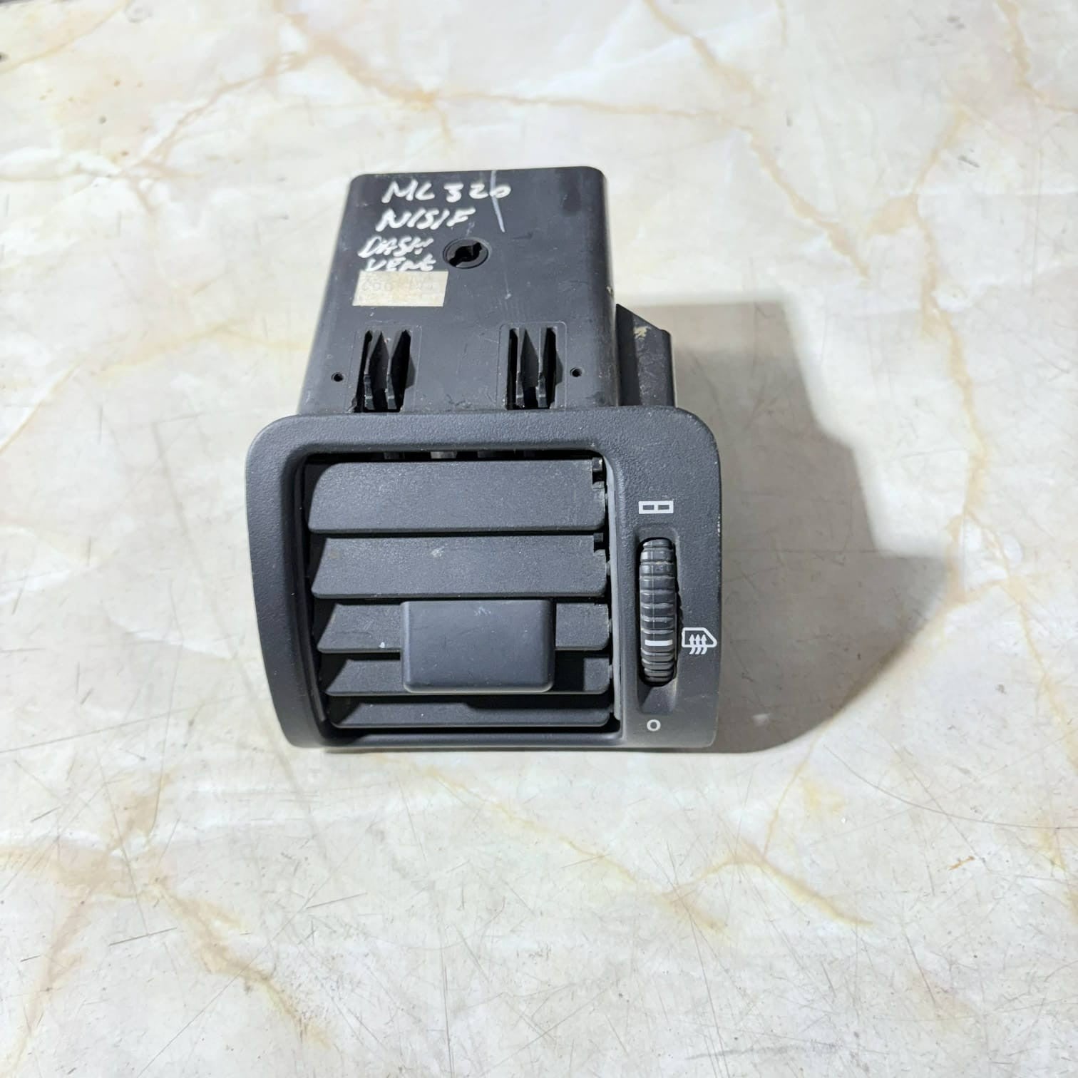 Mercedes ML-Class W163 1997-2005 Passenger Front Dashboard Air Vent A1638300154