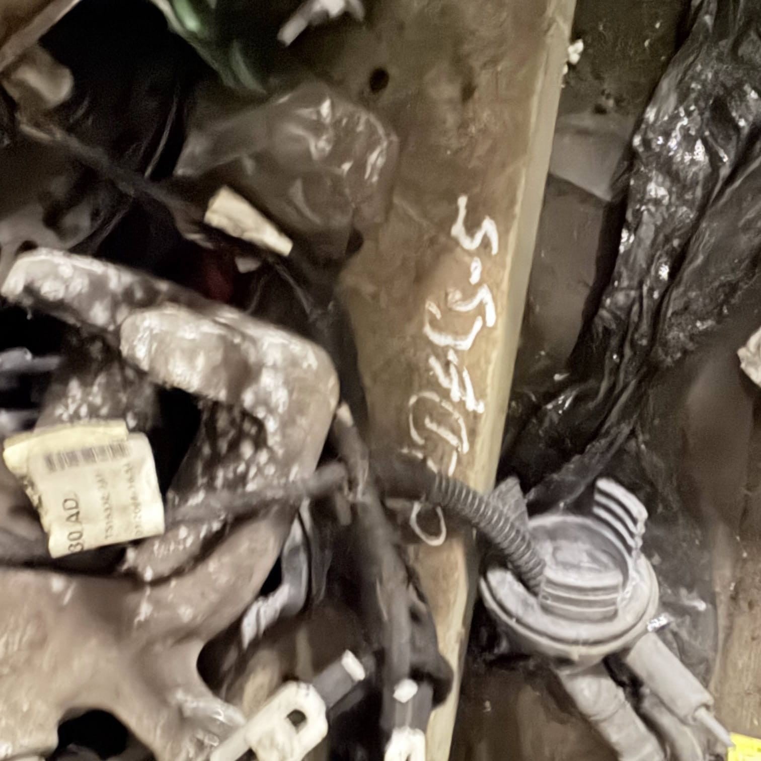 2009 NISSAN QASHQAI FUSE BOX UNDER THE BONNET 319136024 24383JD00A