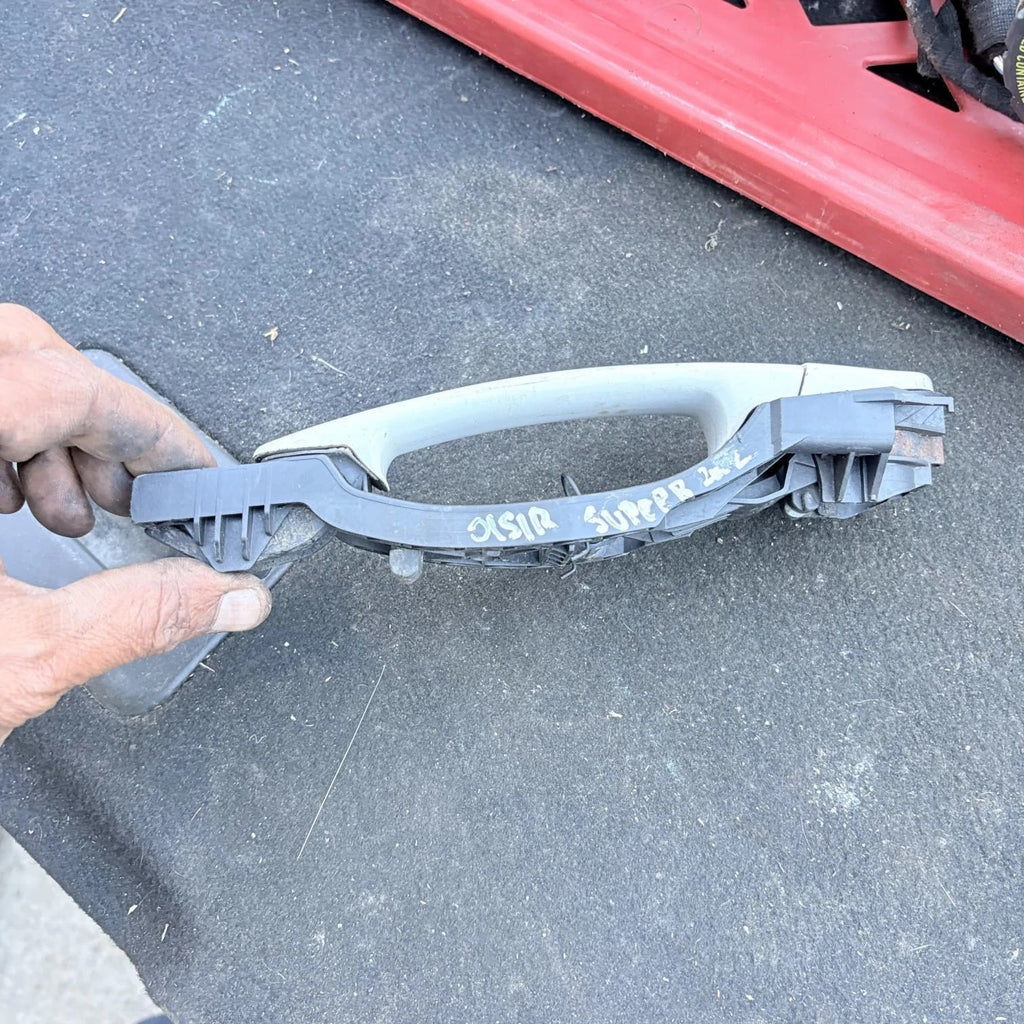 Skoda Superb Driver Rear Exterior Door Handle 2002 6Y0887885886