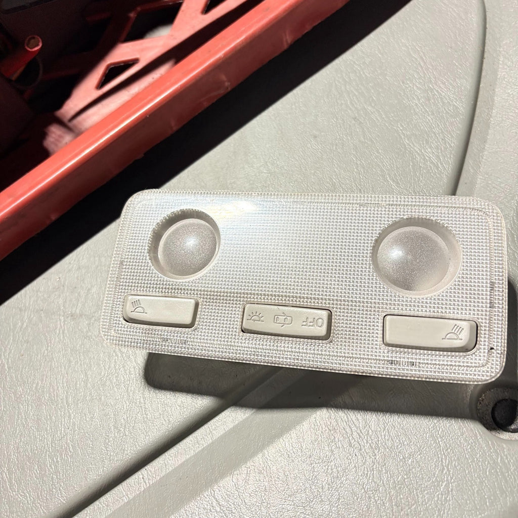TOYOTA YARIS MK3 XP130 2011-2014 ROOF MAP COURTESY INTERIOR LIGHT 81260-0D070