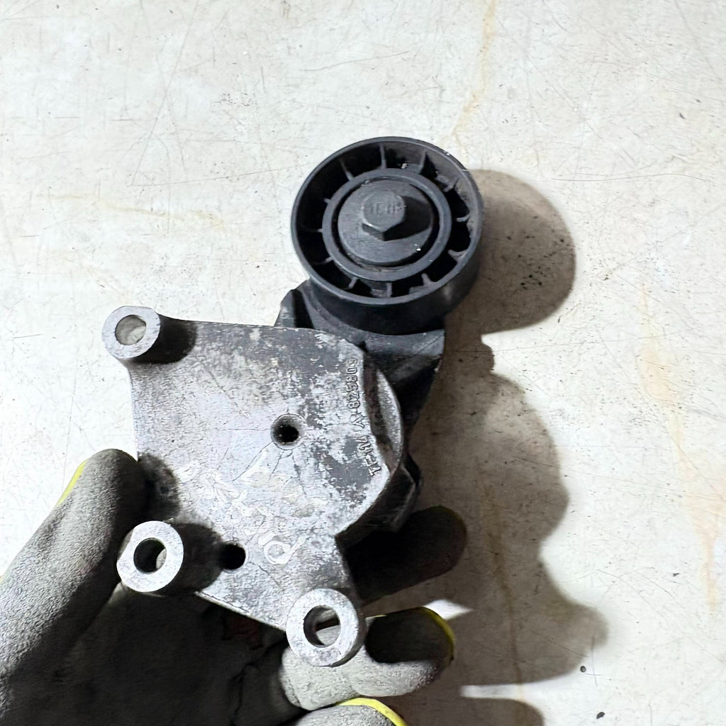 Citroen C3 Picasso 2009 Belt Tensioner Pulley A 825809